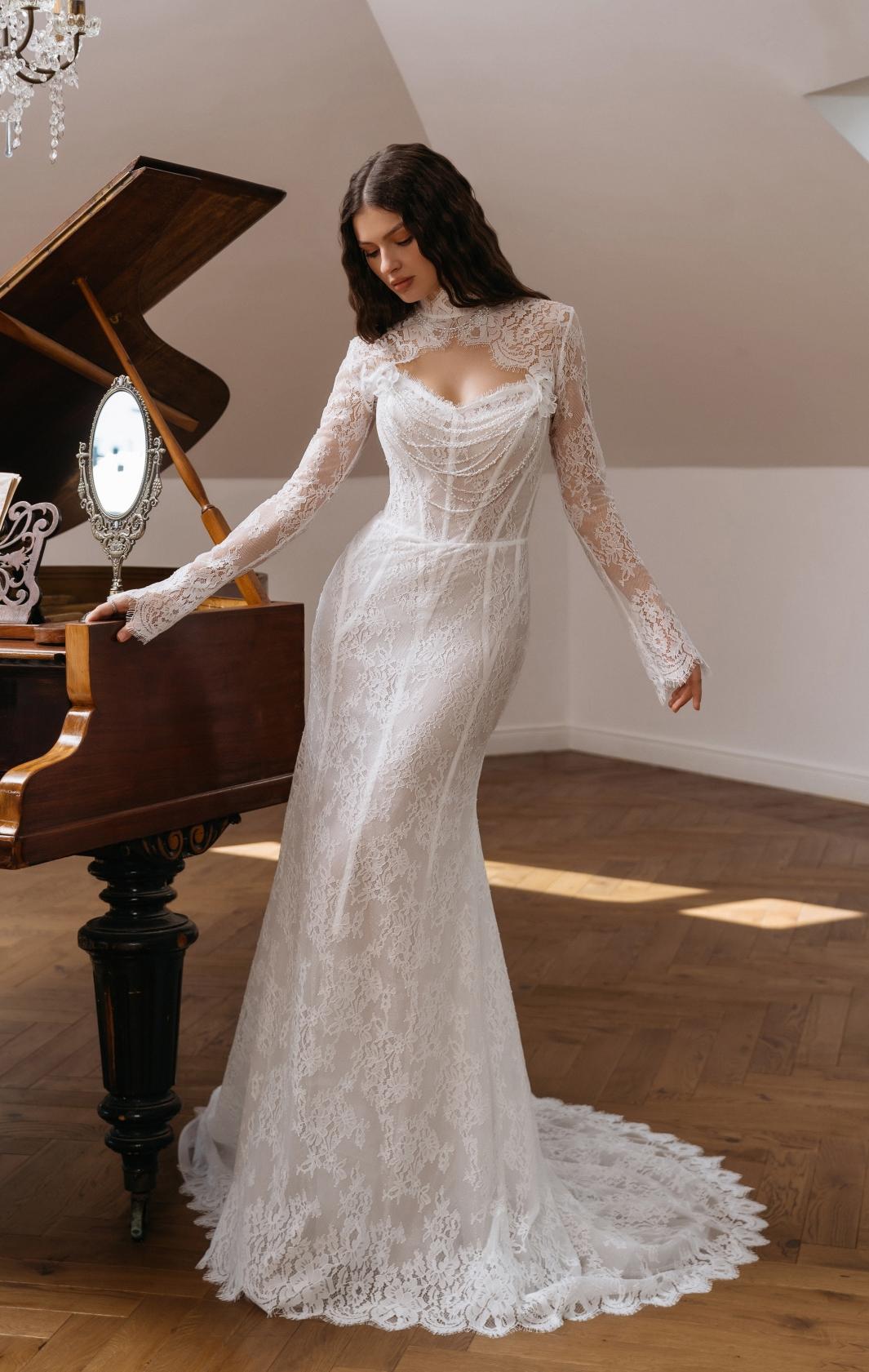 Кружевное свадебное платье со съемным болеро фото