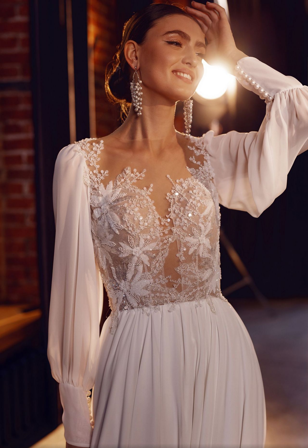 Шифоновое свадебное платье с кружевным корсетом фото