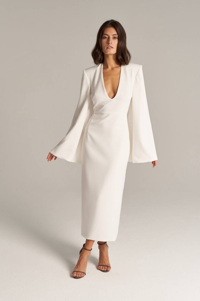 Свадебное платье миди из крепа с рукавами клешь фото