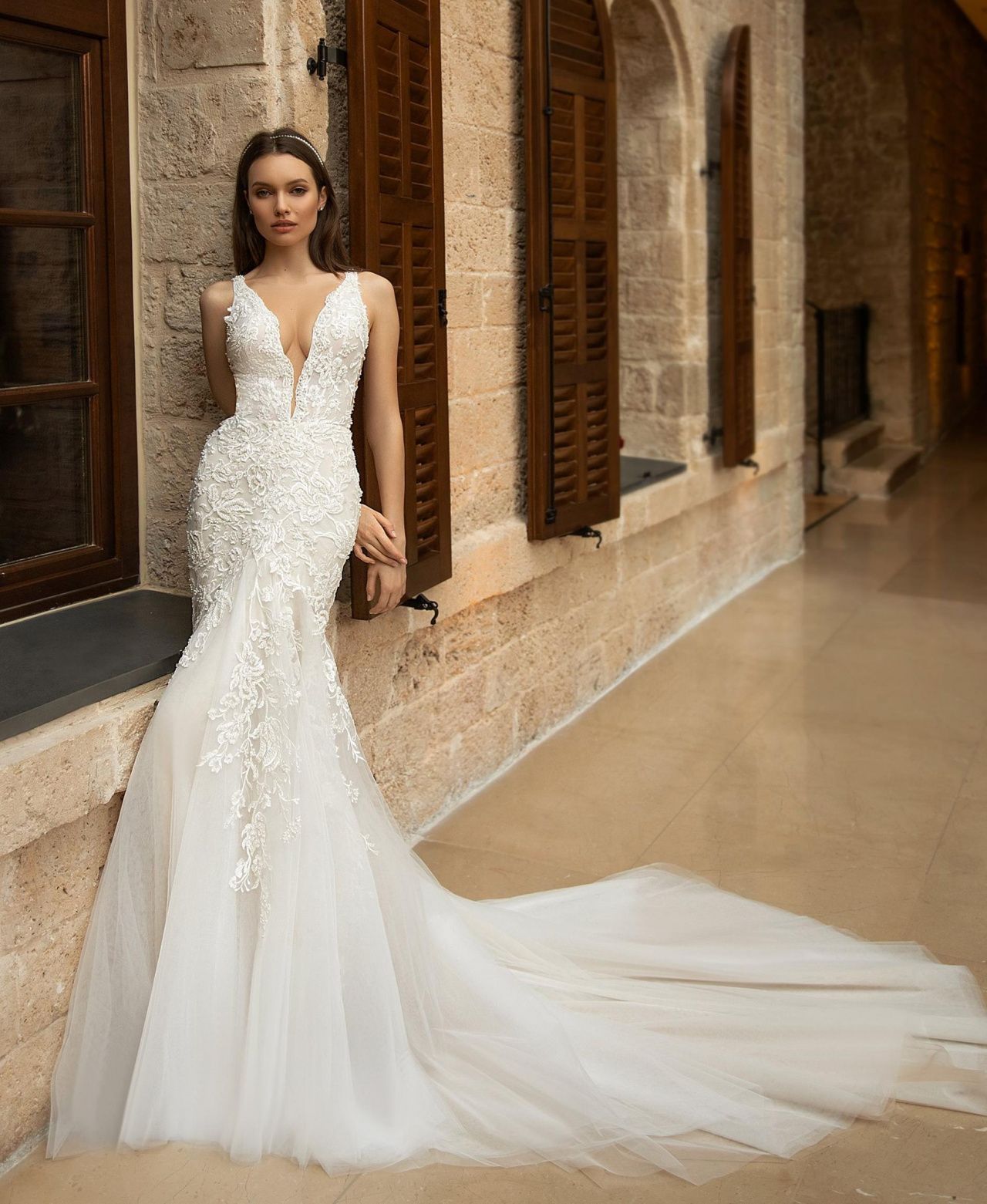 Свадебное платье рыбка с длинным шлейфом фото