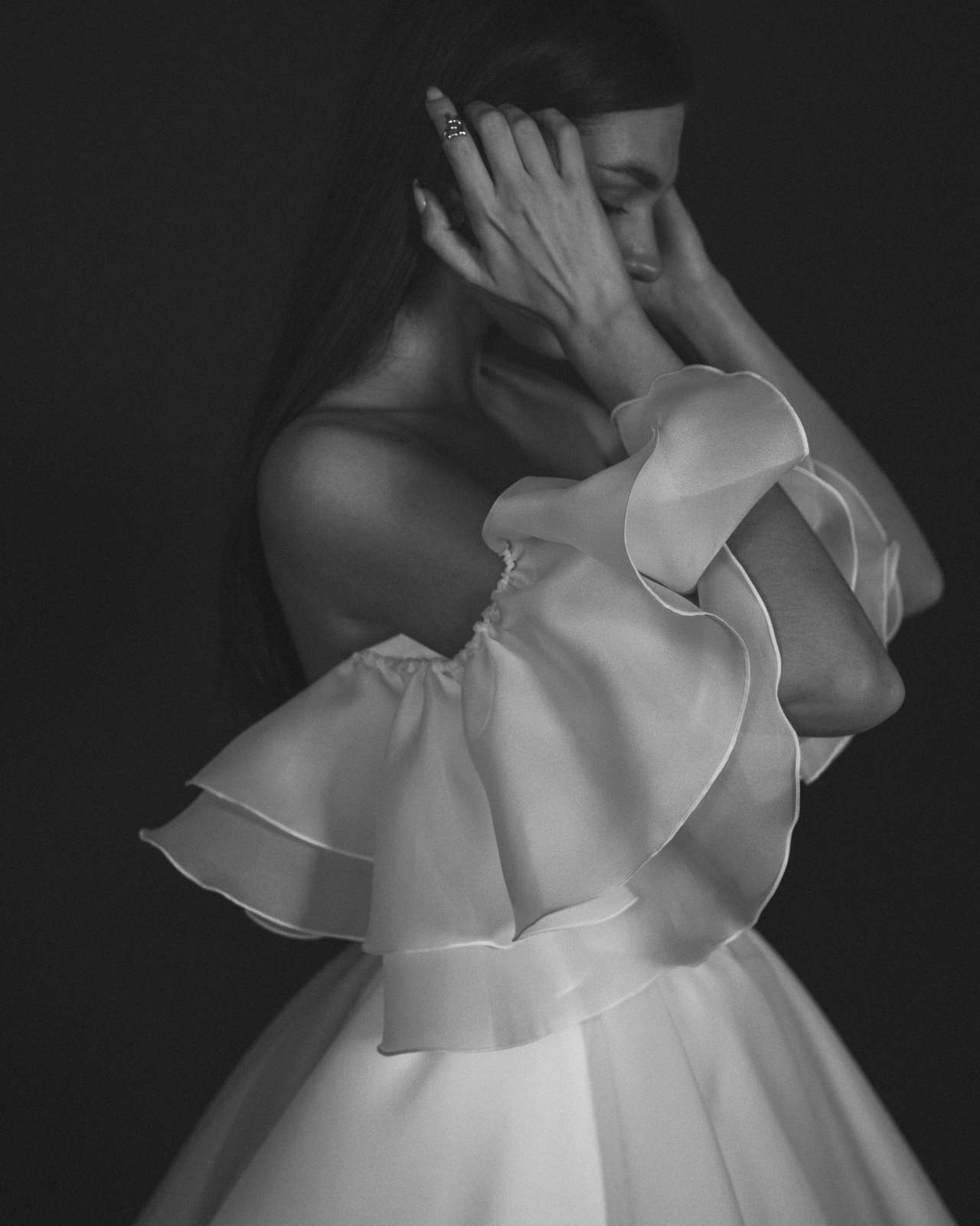 Воздушное свадебное платье мини фото