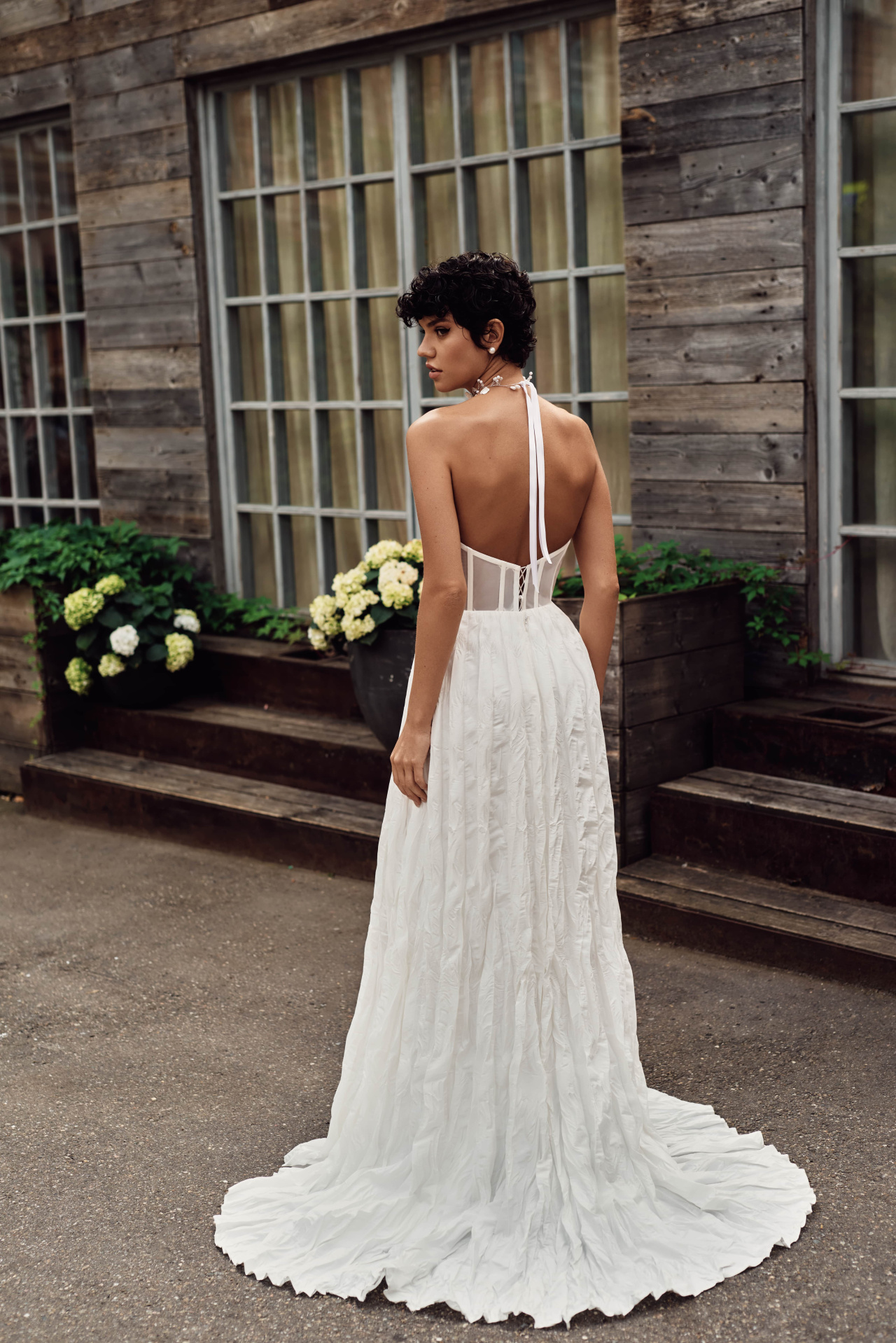 Свадебное платье из тафты с эффектом гофре фото