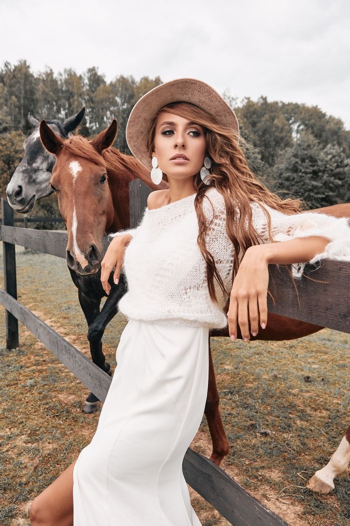 Шерстяной свитер тонкой вязки