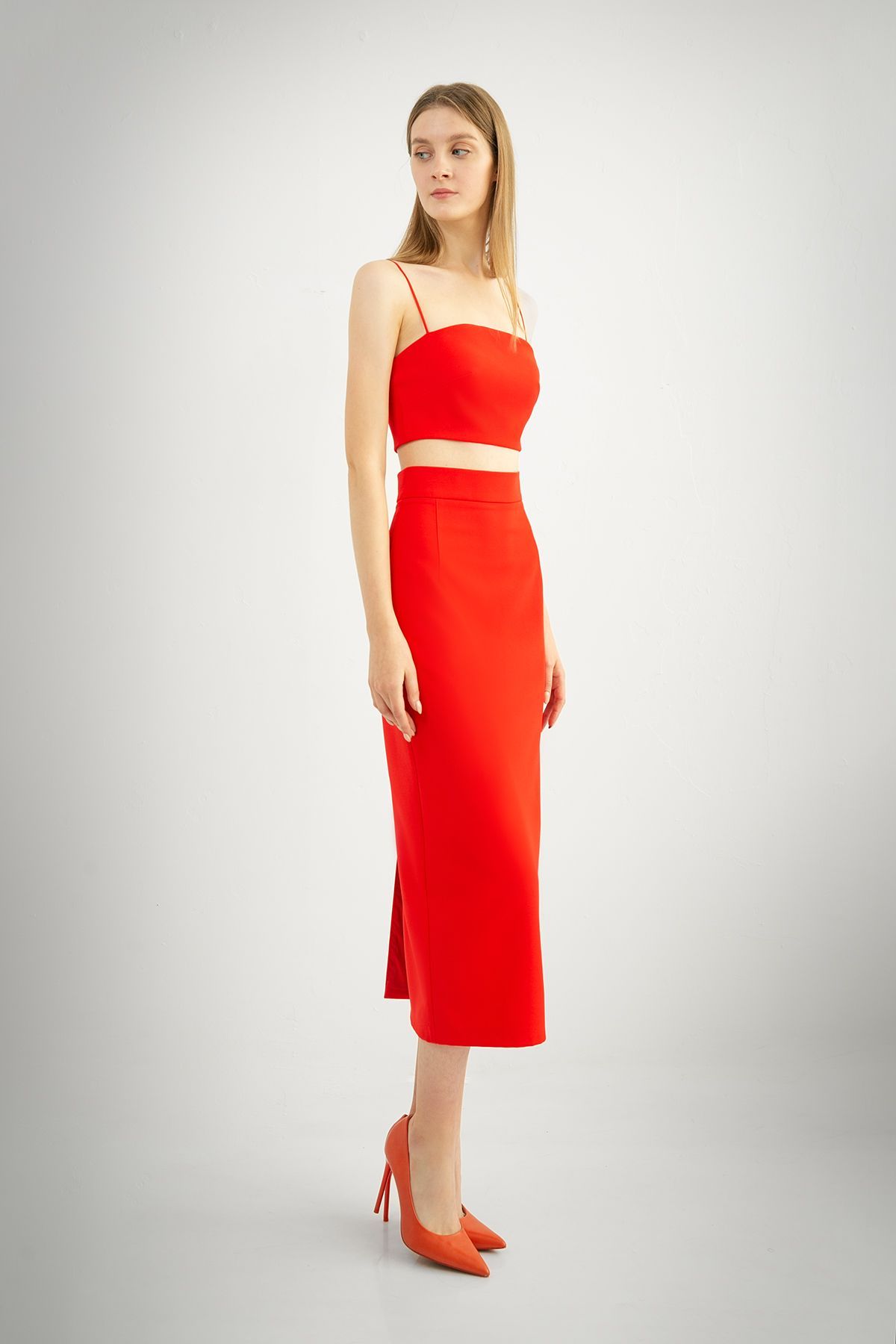 Костюм красная юбка и топ фото