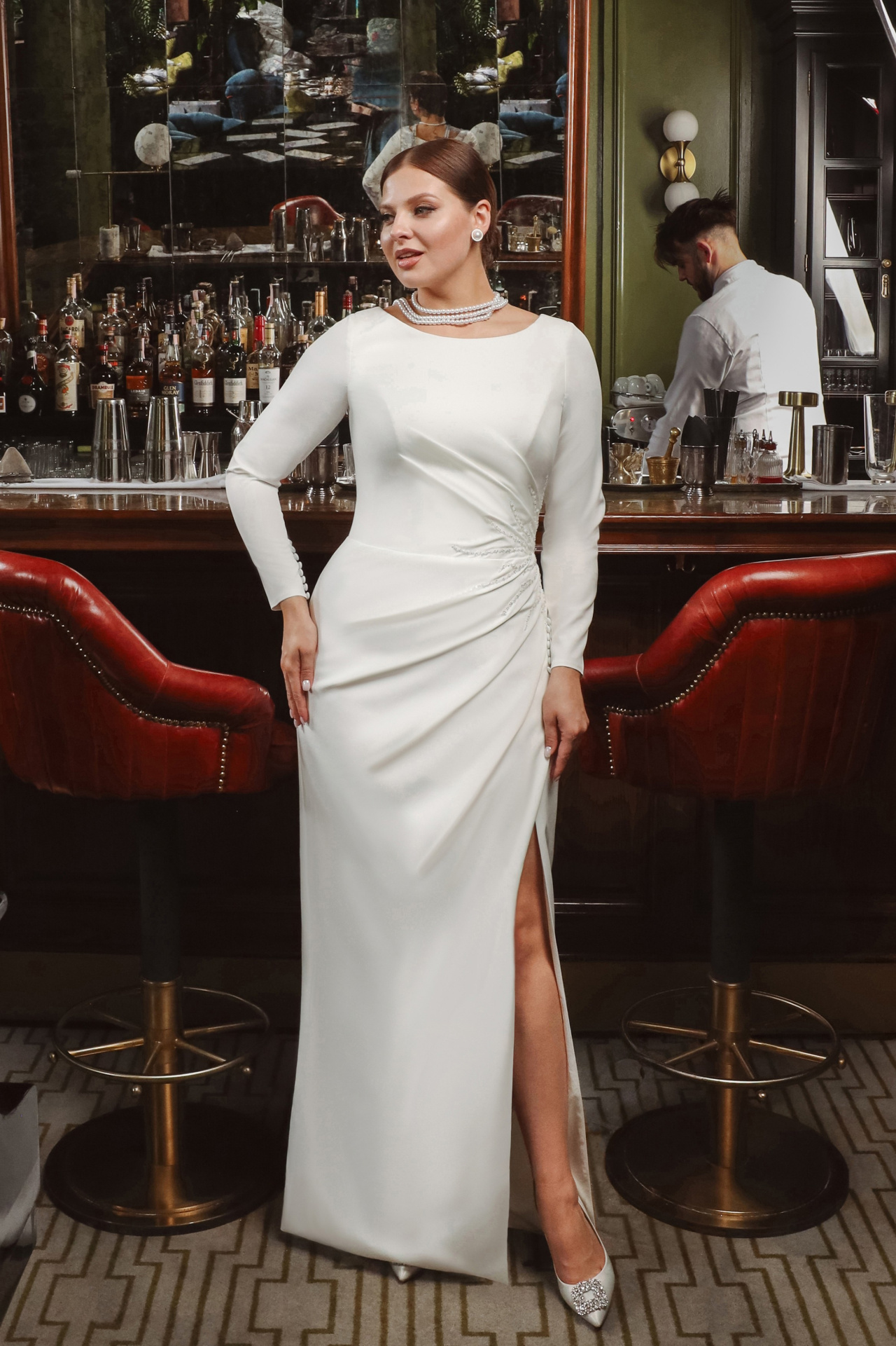 Прямое свадебное платье с рукавами большого размера фото