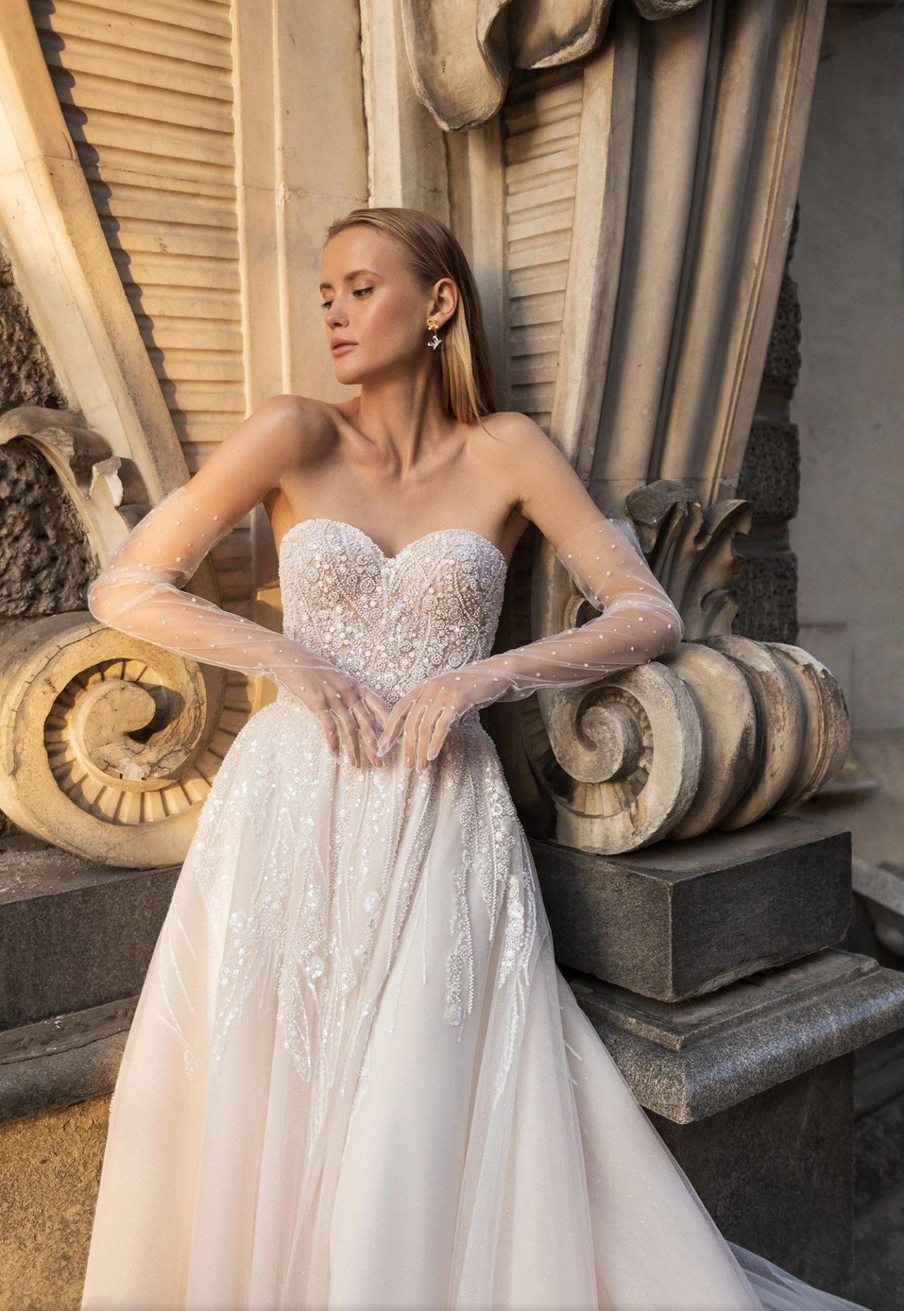 Сияющее свадебное платье А-силуэта фото