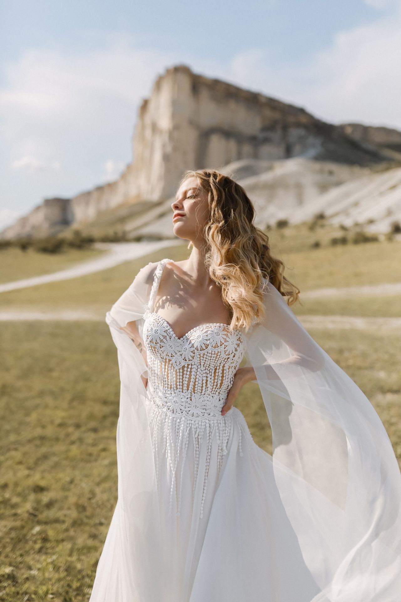 Нежное свадебное платье в стиле бохо фото