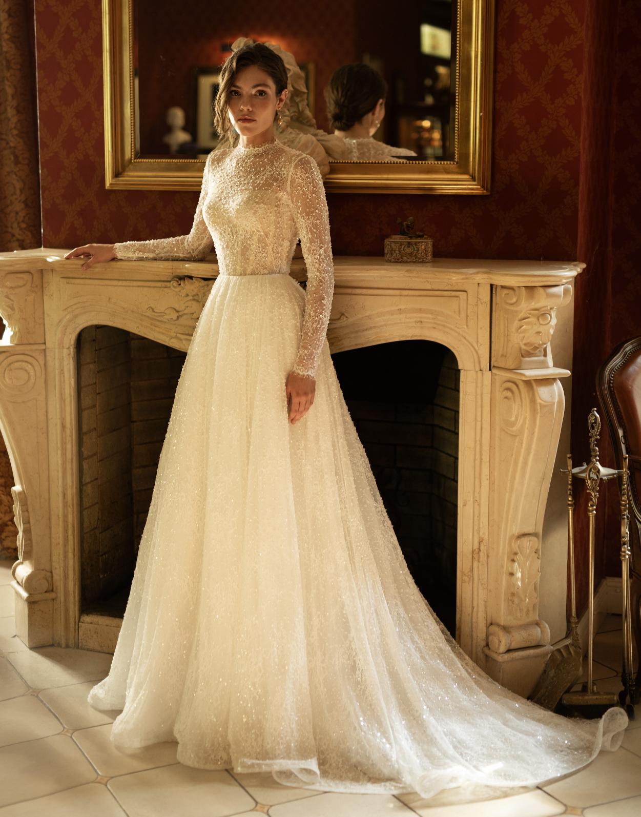 Закрытое кружевное свадебное платье фото