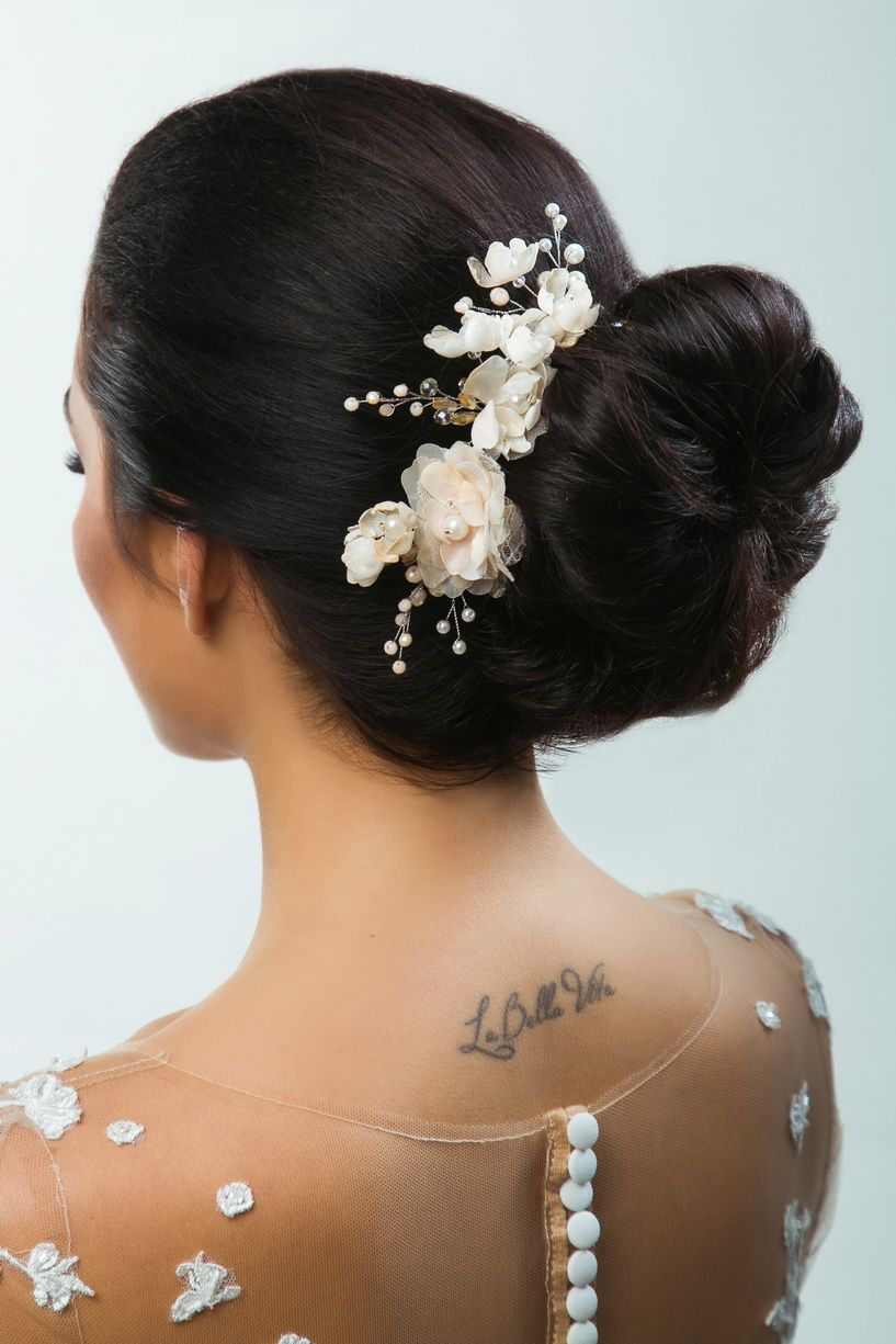 Свадебный гребень для волос с цветами фото