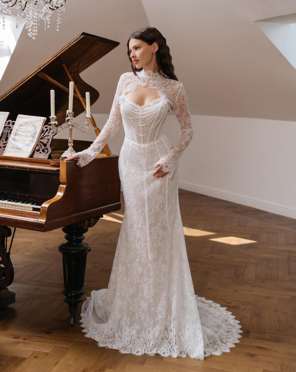 Кружевное свадебное платье со съемным болеро фото