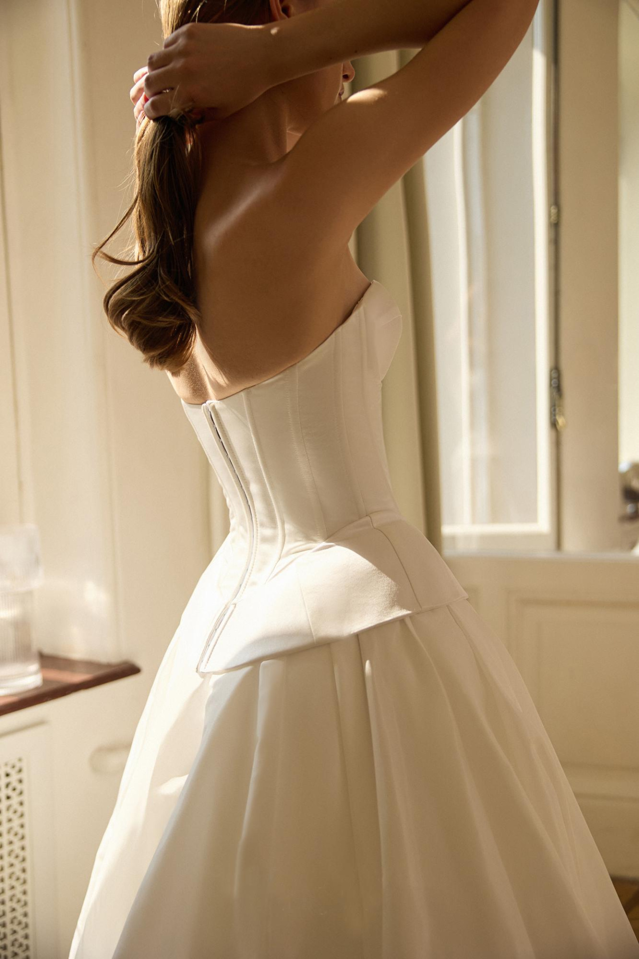 Свадебный комплект из пышной атласной юбки и корсета фото