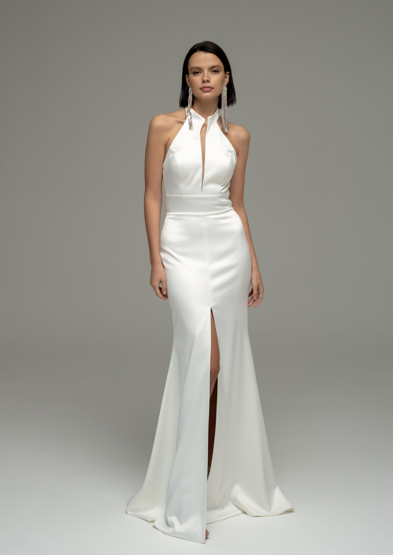 Стильное свадебное платье под горло фото