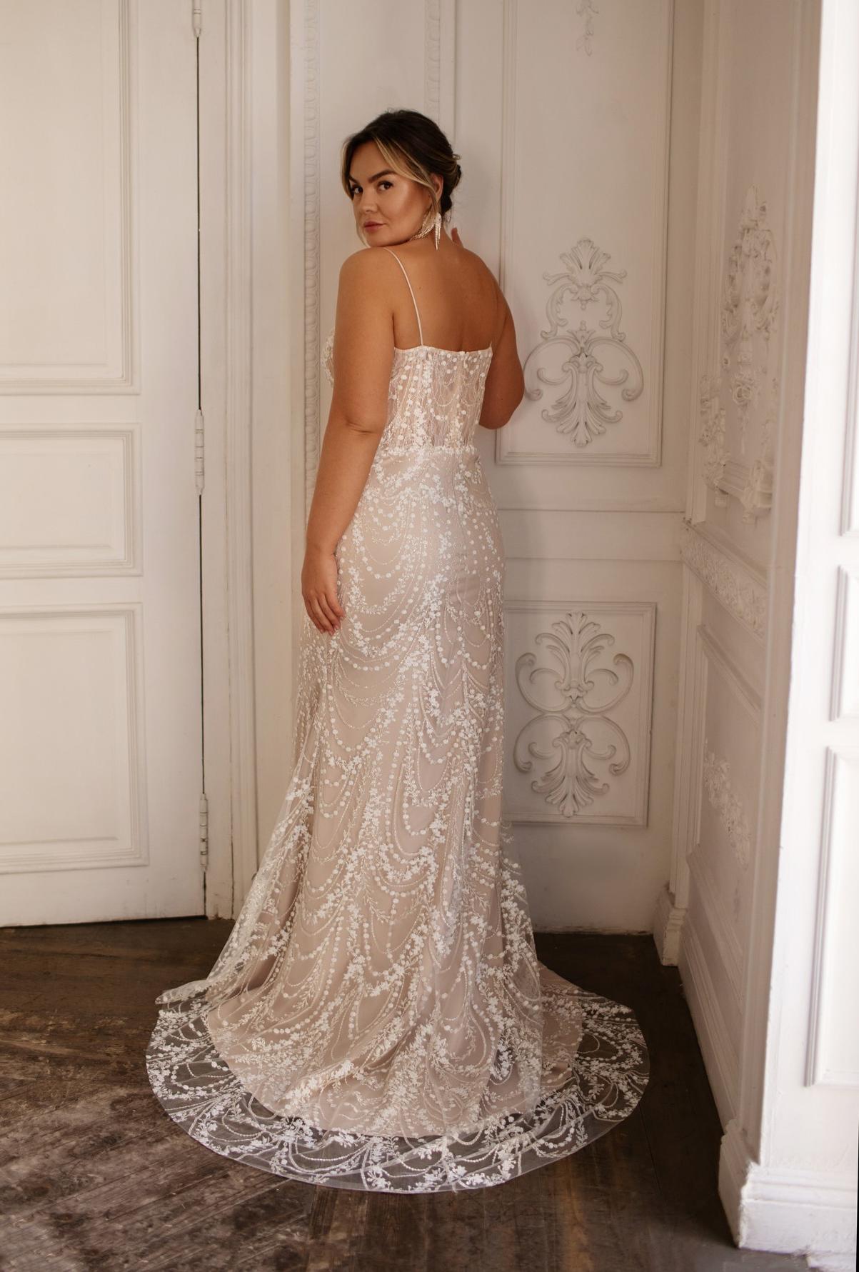 Свадебное платье рыбка большого размера фото