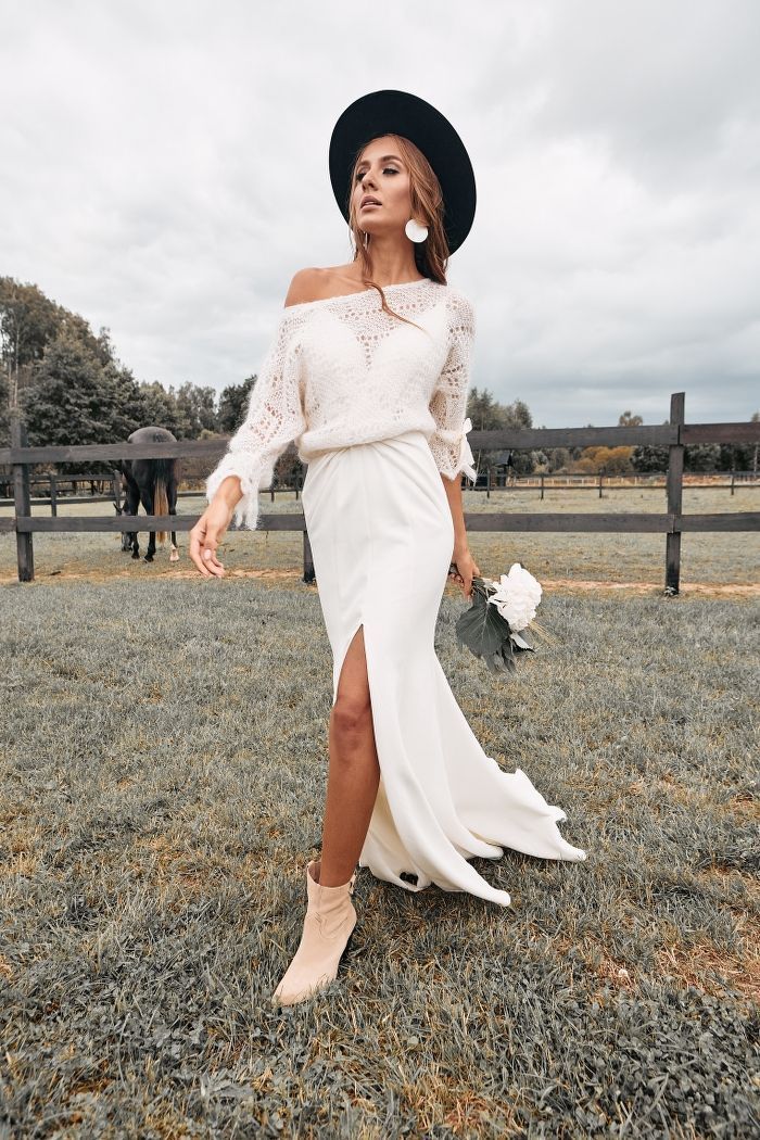 Шерстяной свитер тонкой вязки