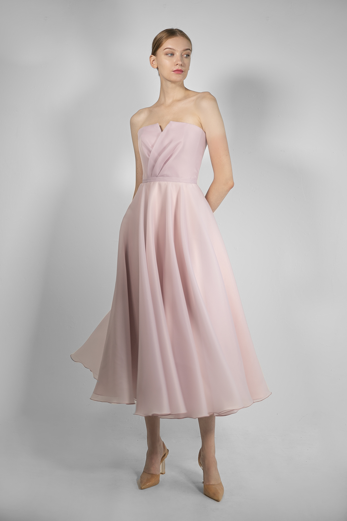 Вечернее платье цвета пудра со съемными рукавами фото