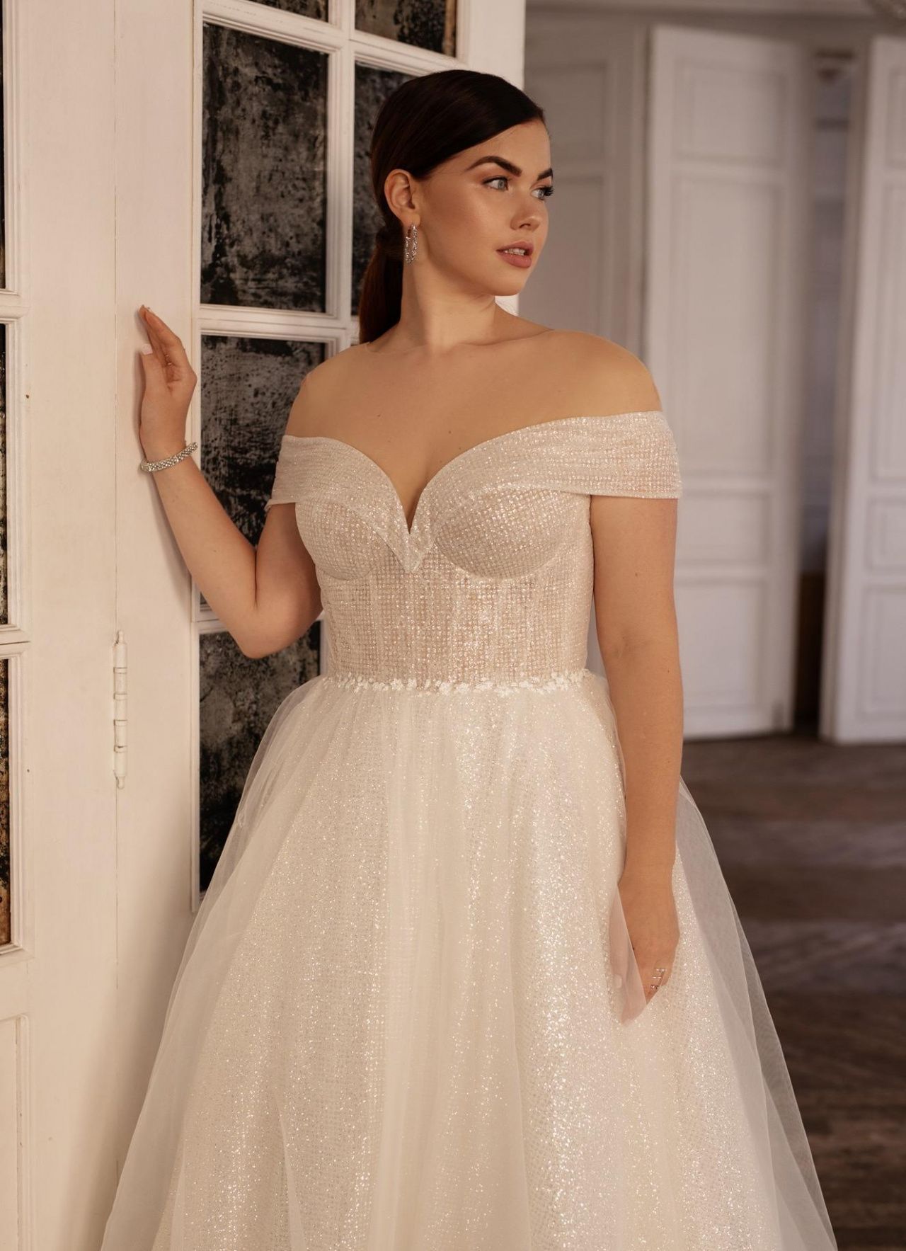 Красивое свадебное платье большого размера