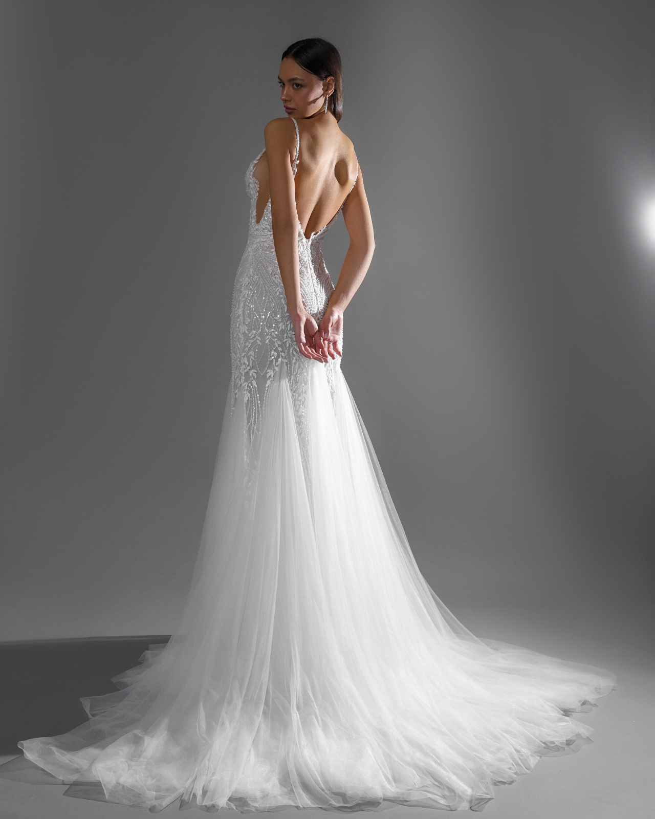 Роскшное свадебное платье рыбка с открытой спиной фото