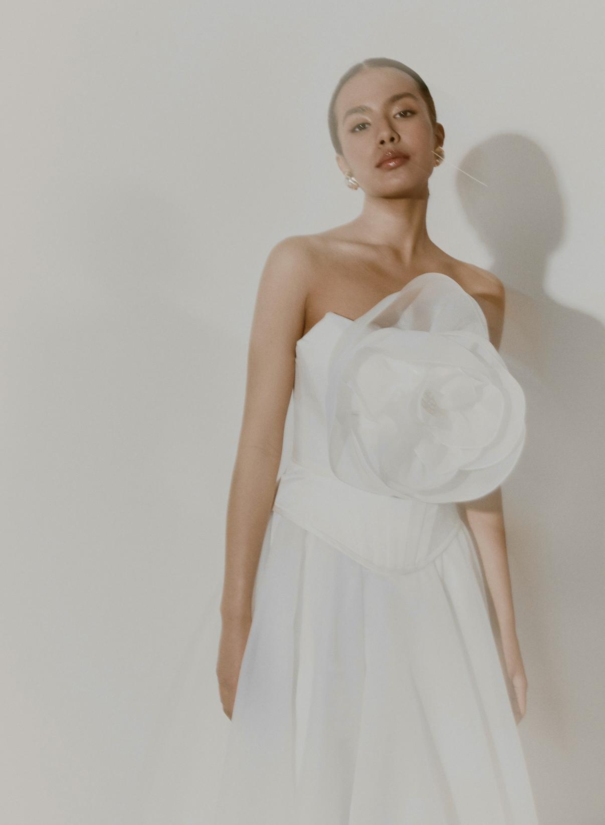 Стильный свадебный комплект из корсета и юбки из органзы фото