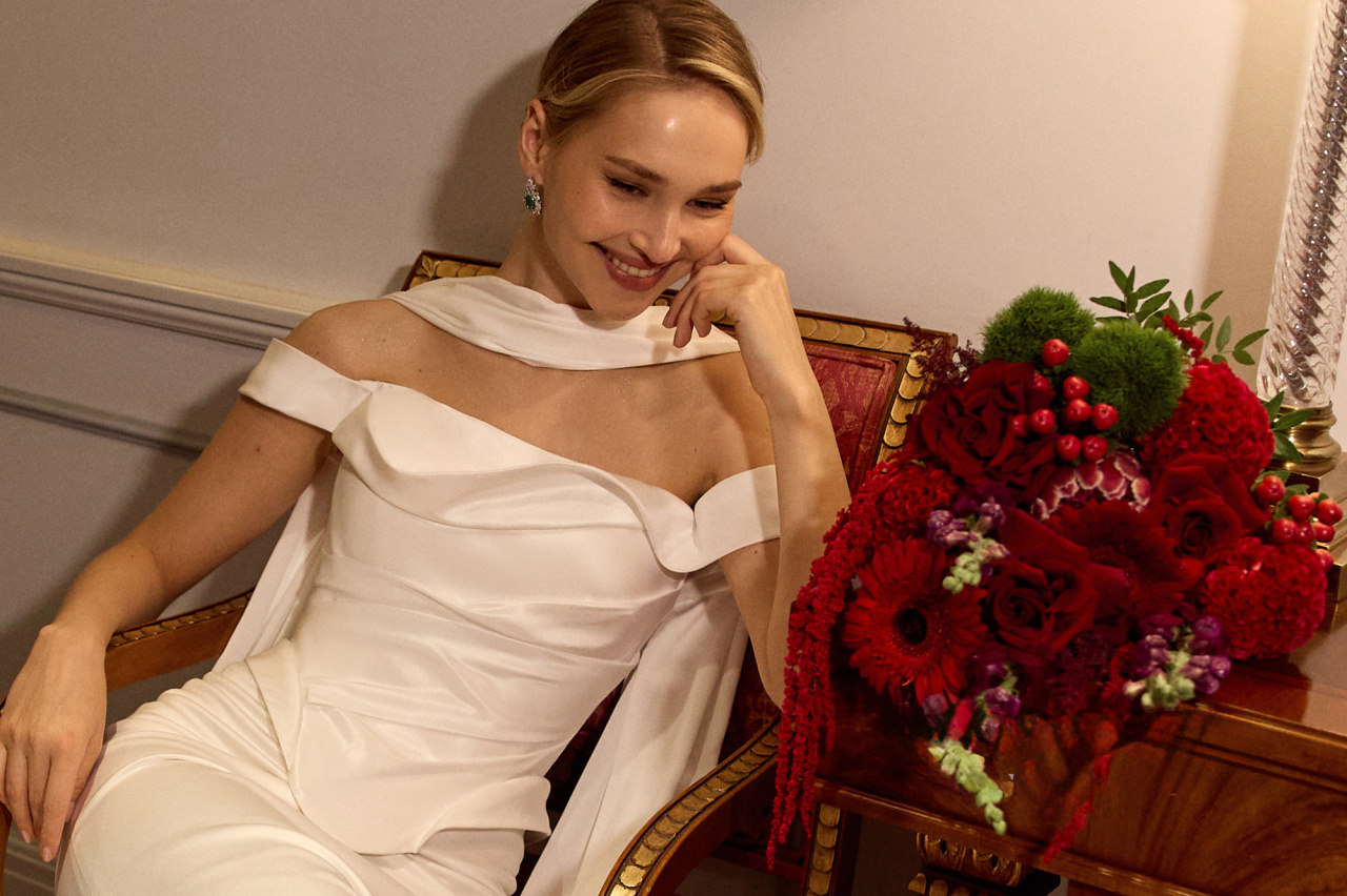 Стильный лаконичный свадебный комплект фото