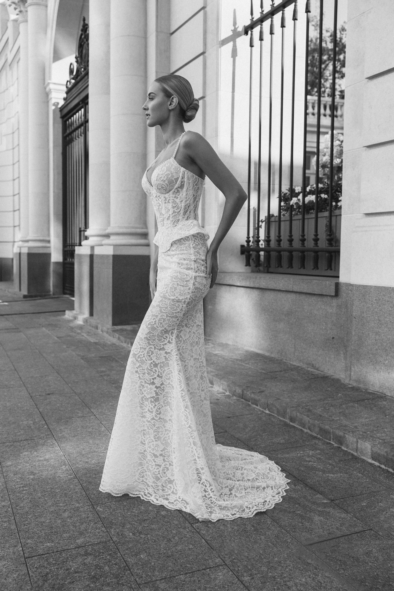 Кружевной свадебный комплект с корсетом фото