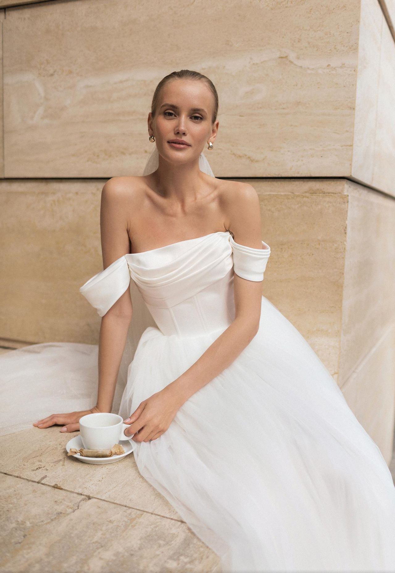 Нежное свадебное платье со шлейфом