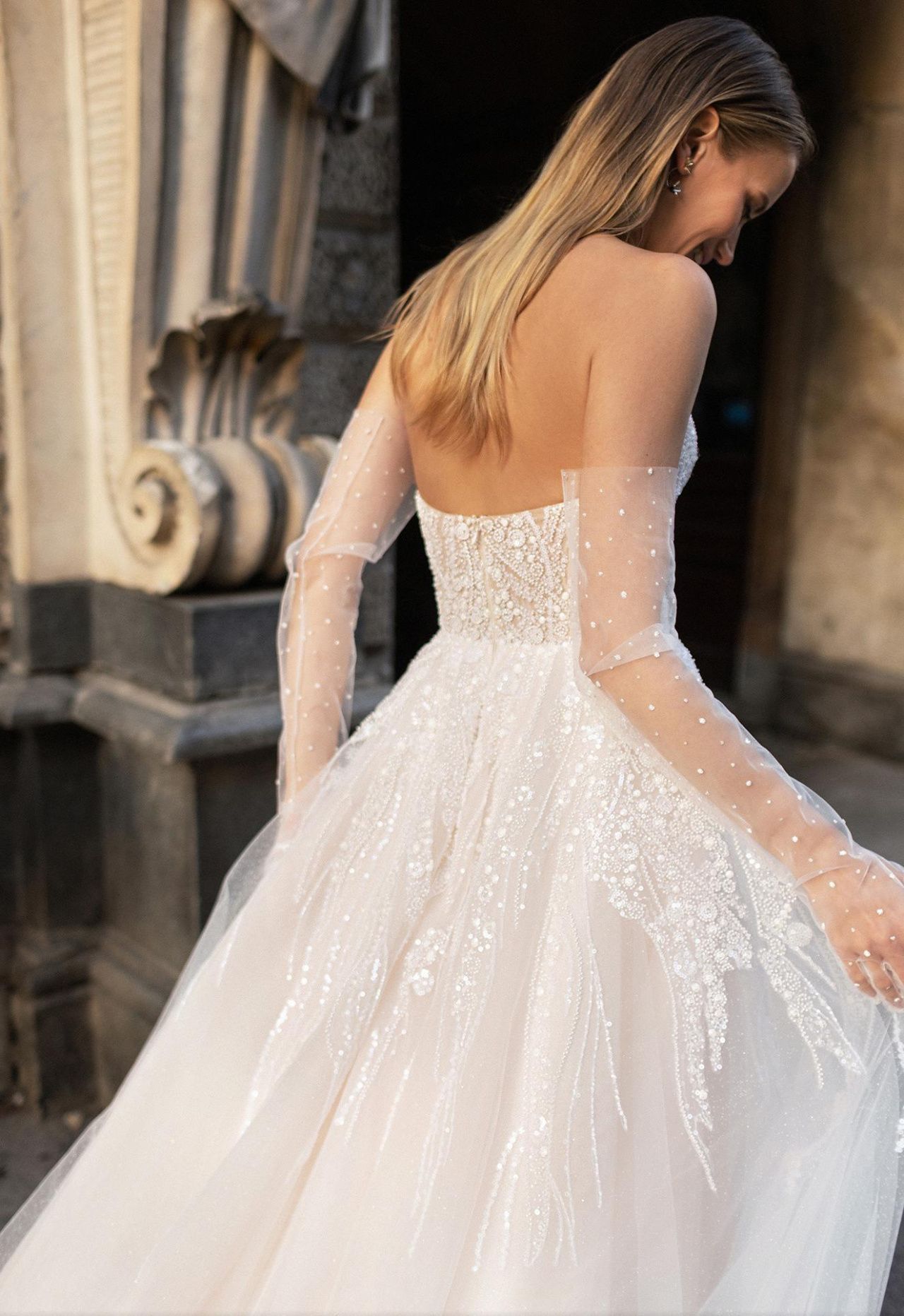 Сияющее свадебное платье А-силуэта фото