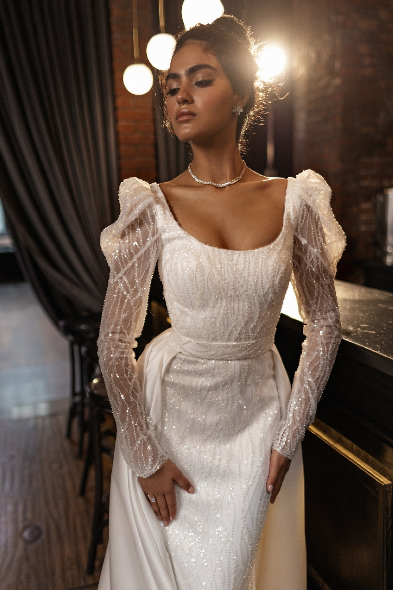 Роскошное свадебное платье со съемным шлейфом фото