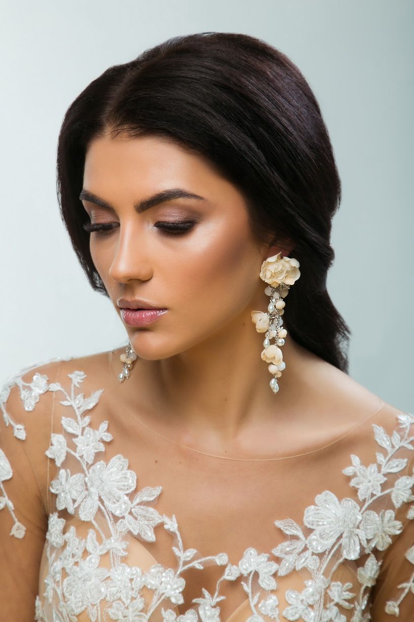 Нежные свадебные серьги с цветами фото