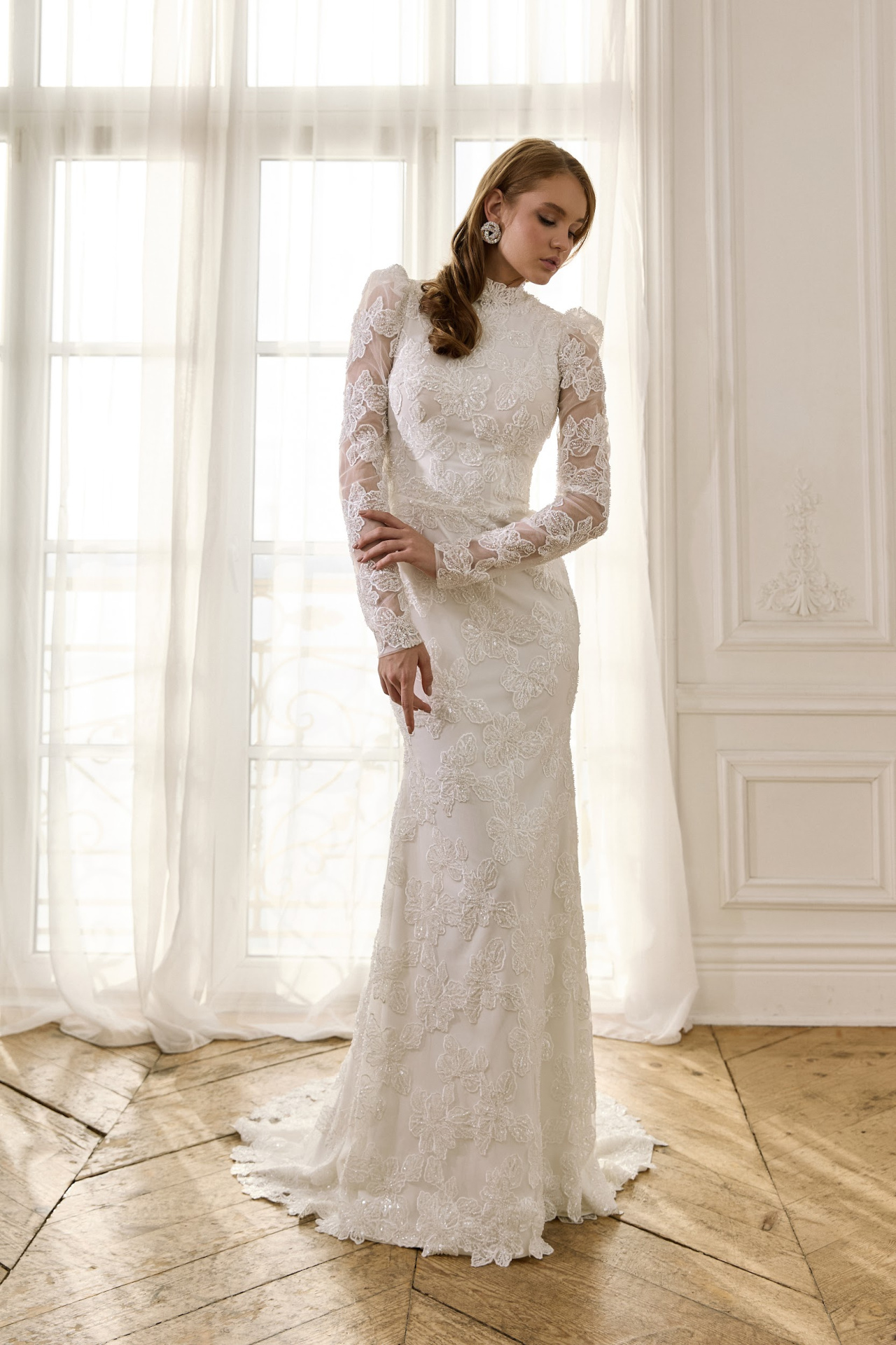 Закрытое кружевное свадебное платье рыбка фото