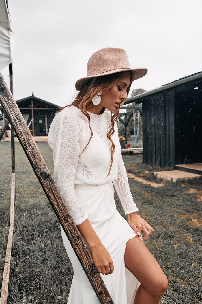 Шерстяной свитер с жемчугом