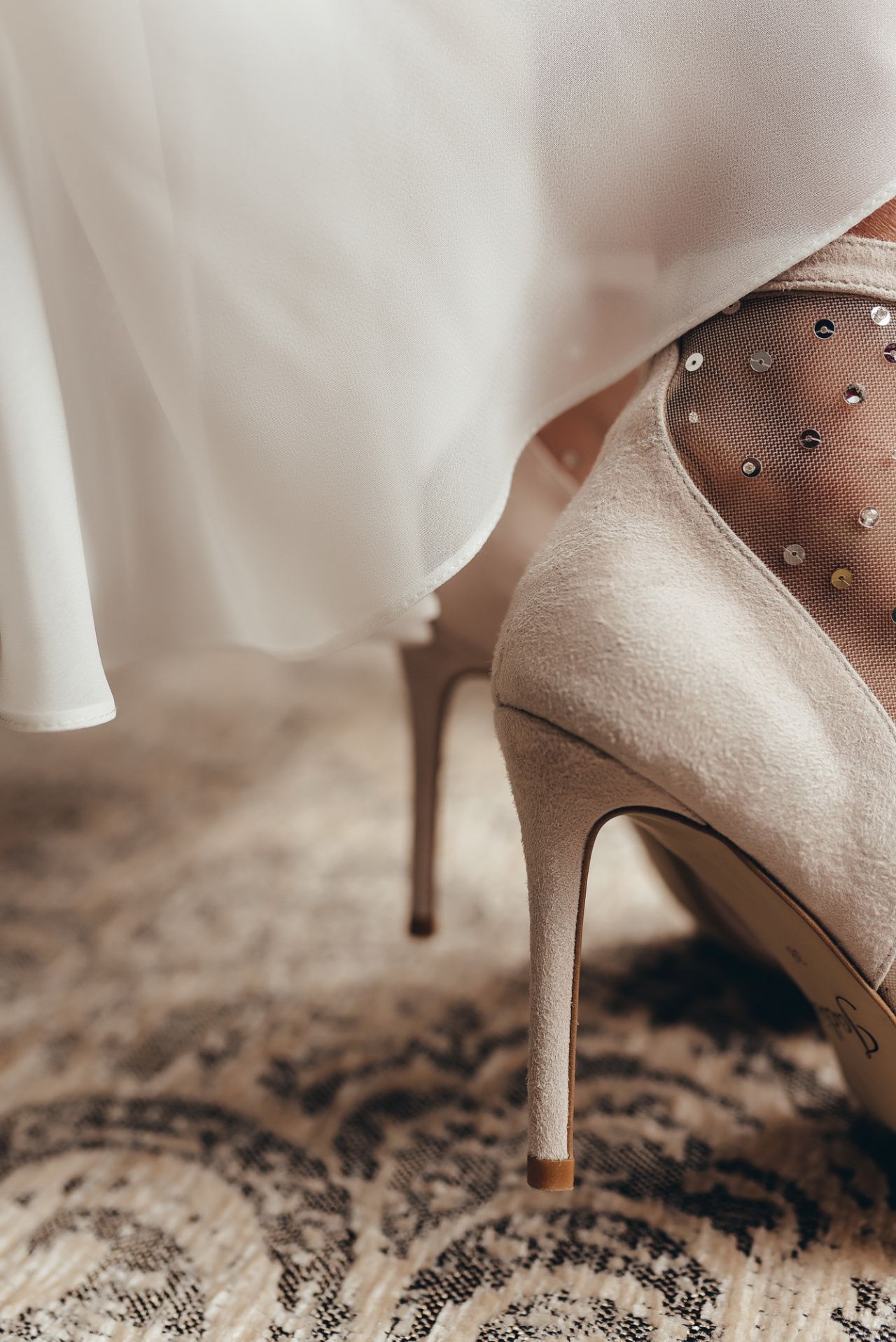 Прозрачные ботильоны с пайетками фото