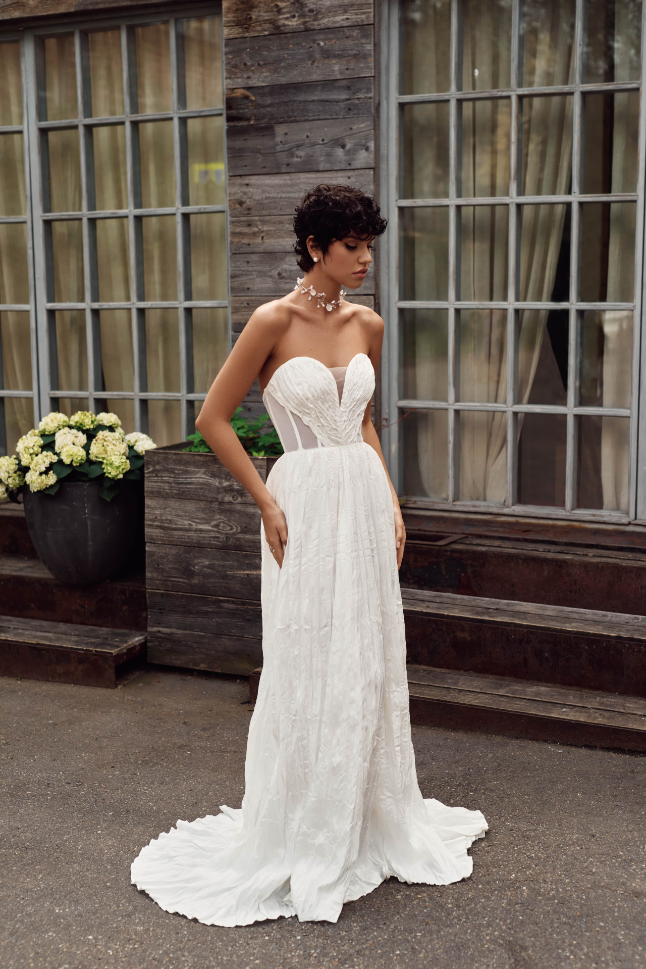 Свадебное платье из тафты с эффектом гофре фото