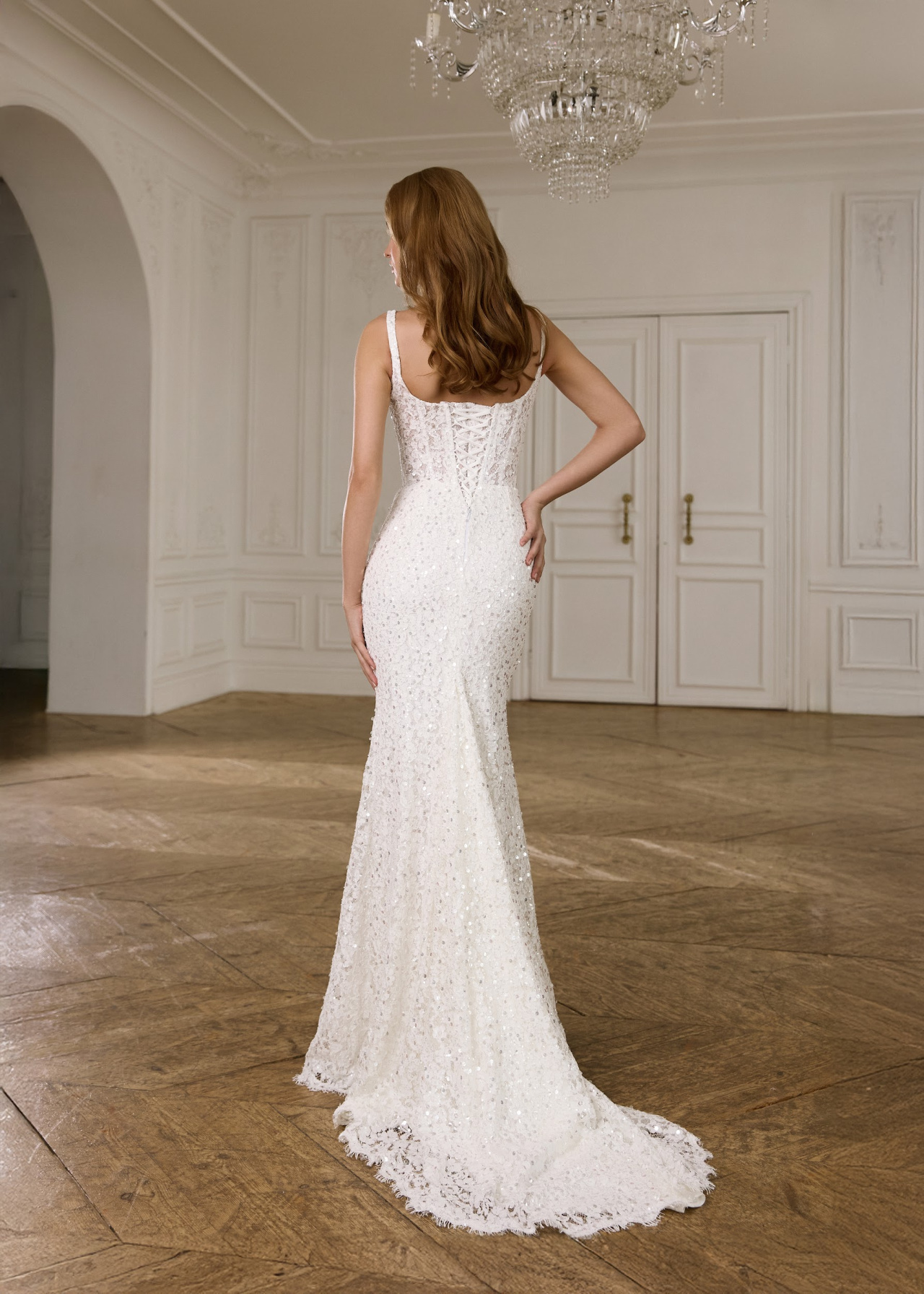 Облегающее свадебное плате из красивого кружева фото