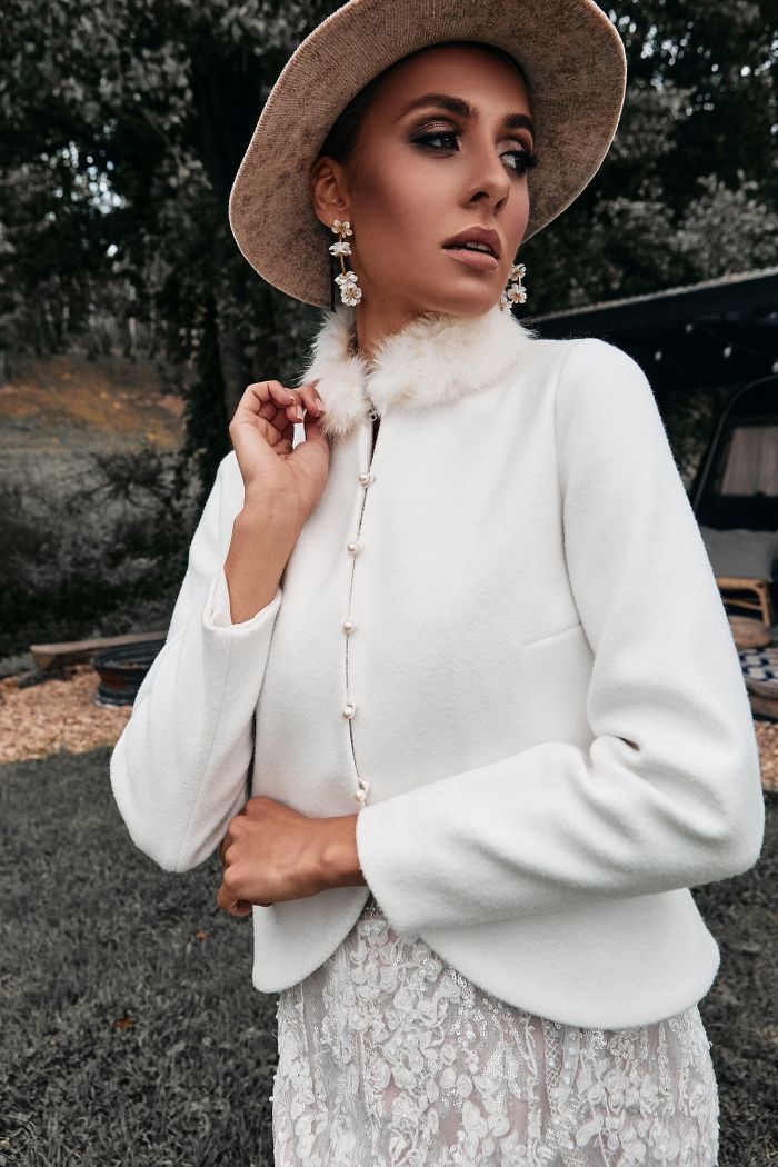 Удлиненный свадебный жакет