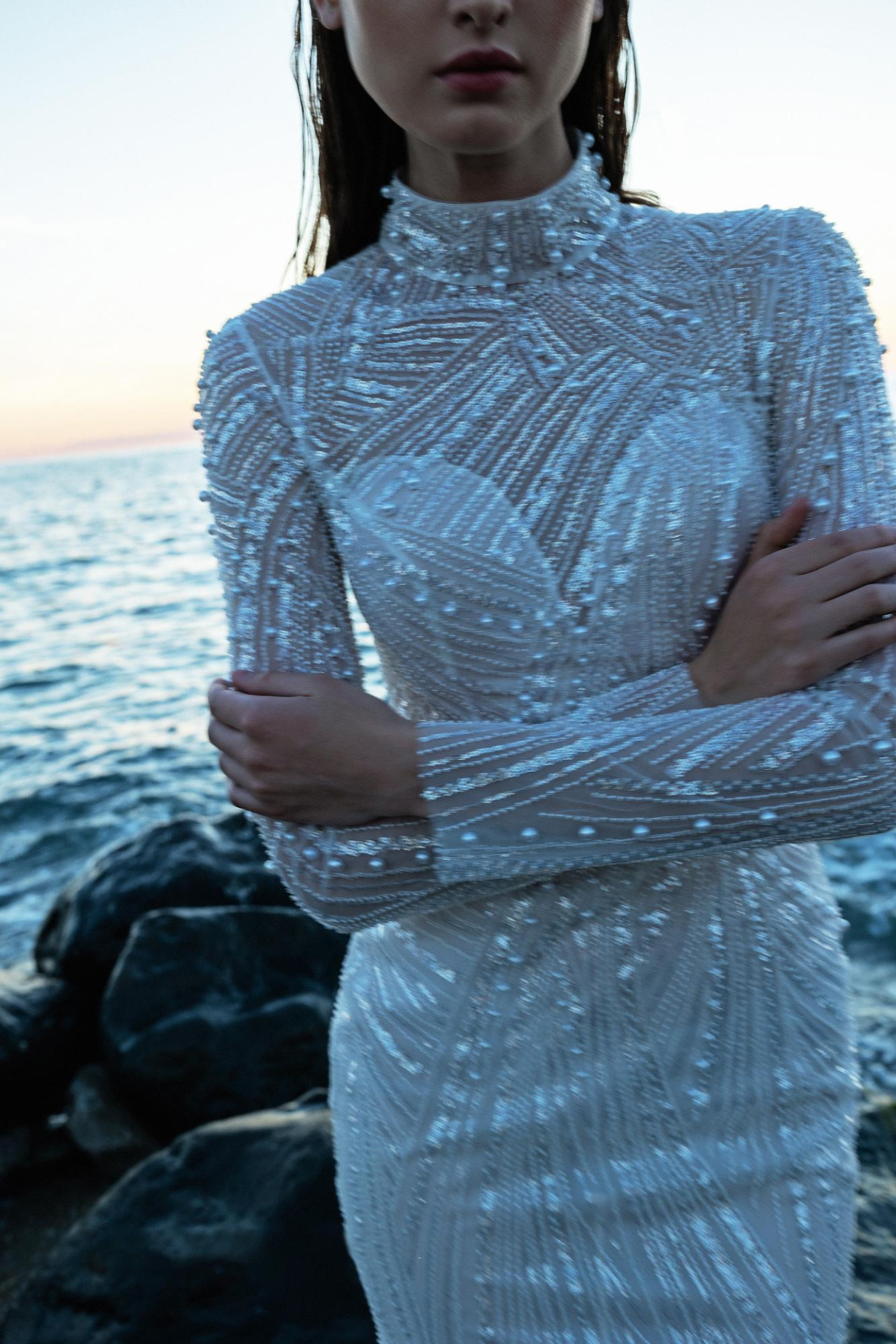 Красивое свадебное платье с ручной вышивкой фото