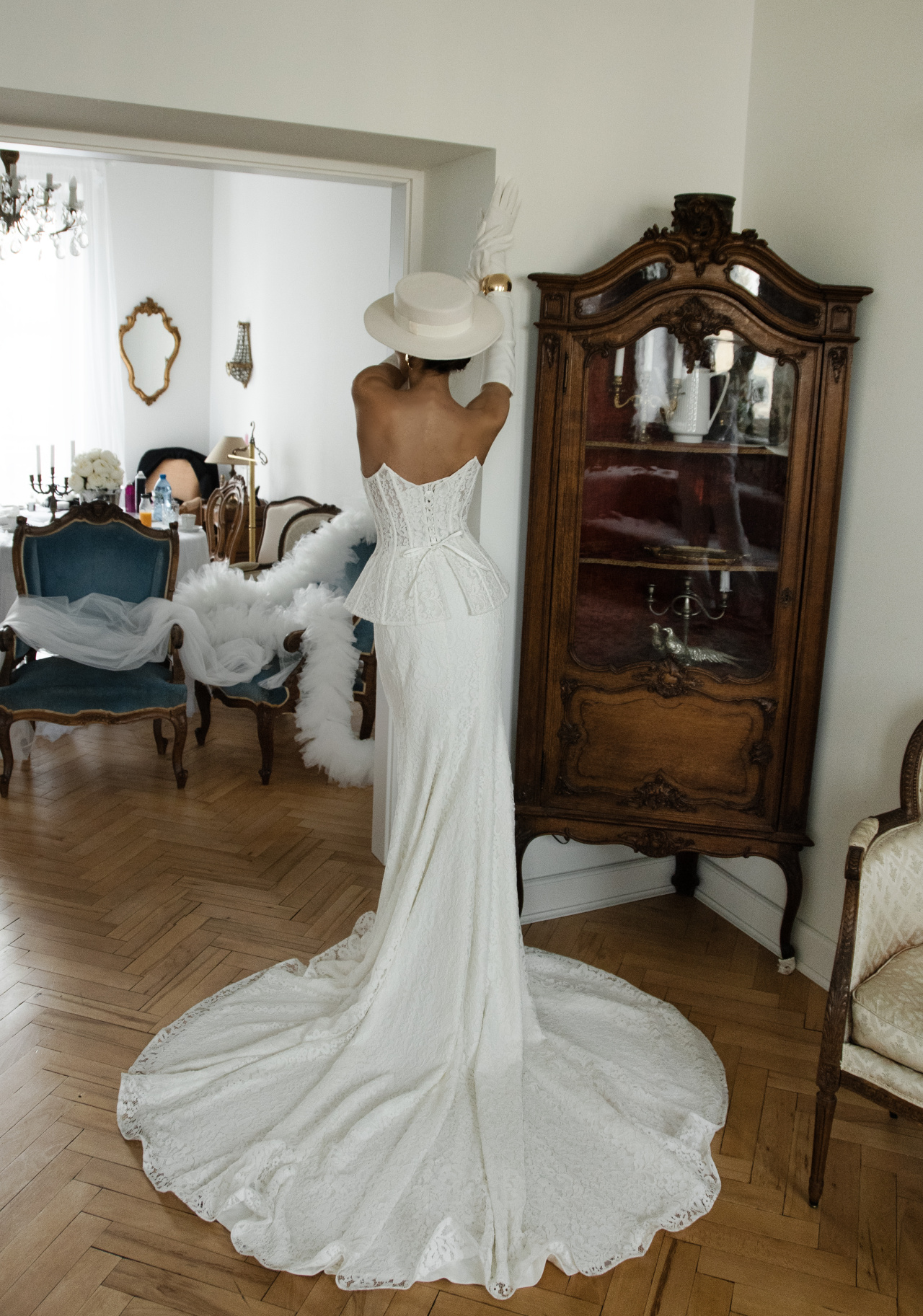 Кружевной свадебный комплект из корсета и юбки фото