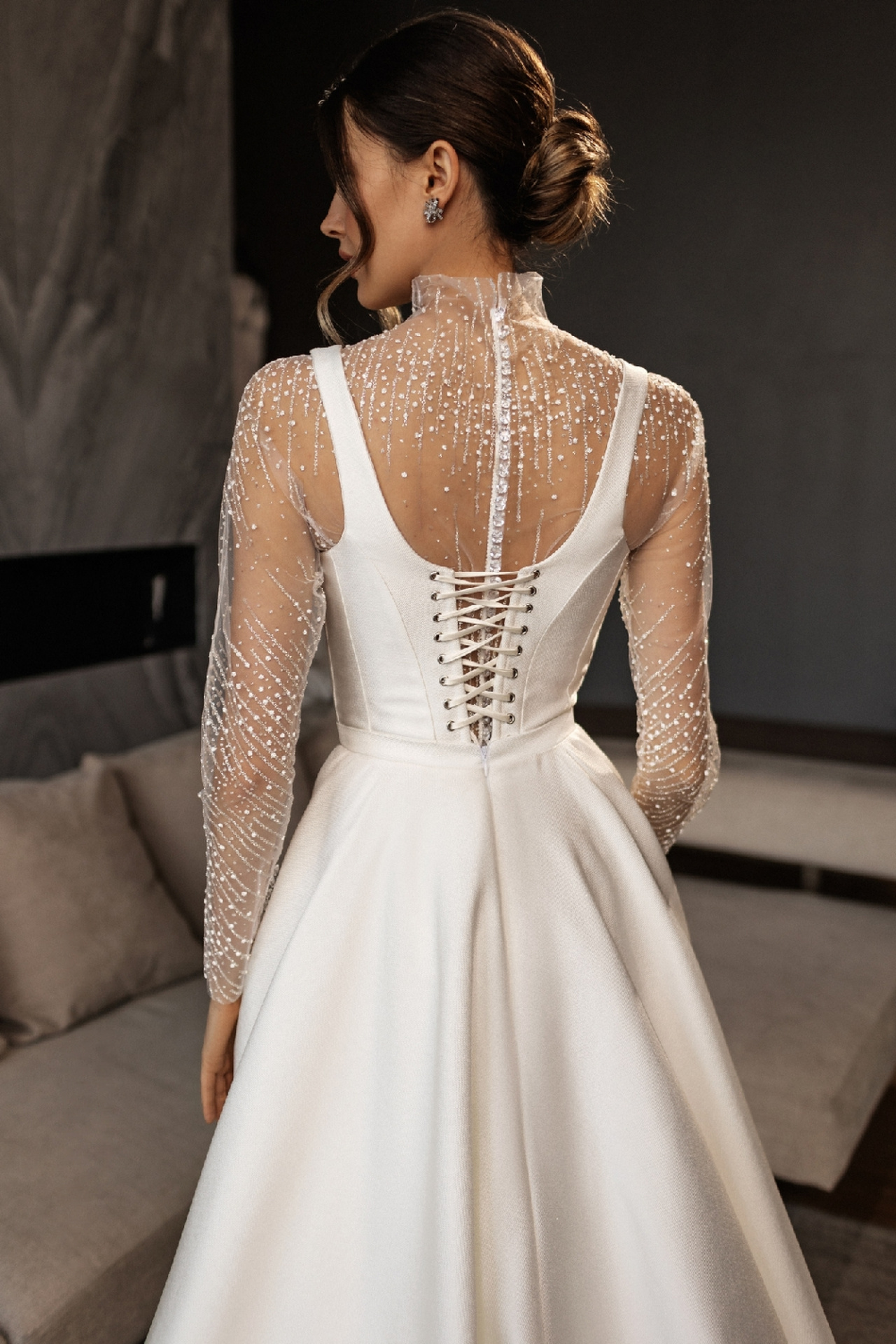 Элегантное свадебное платье из микадо фото