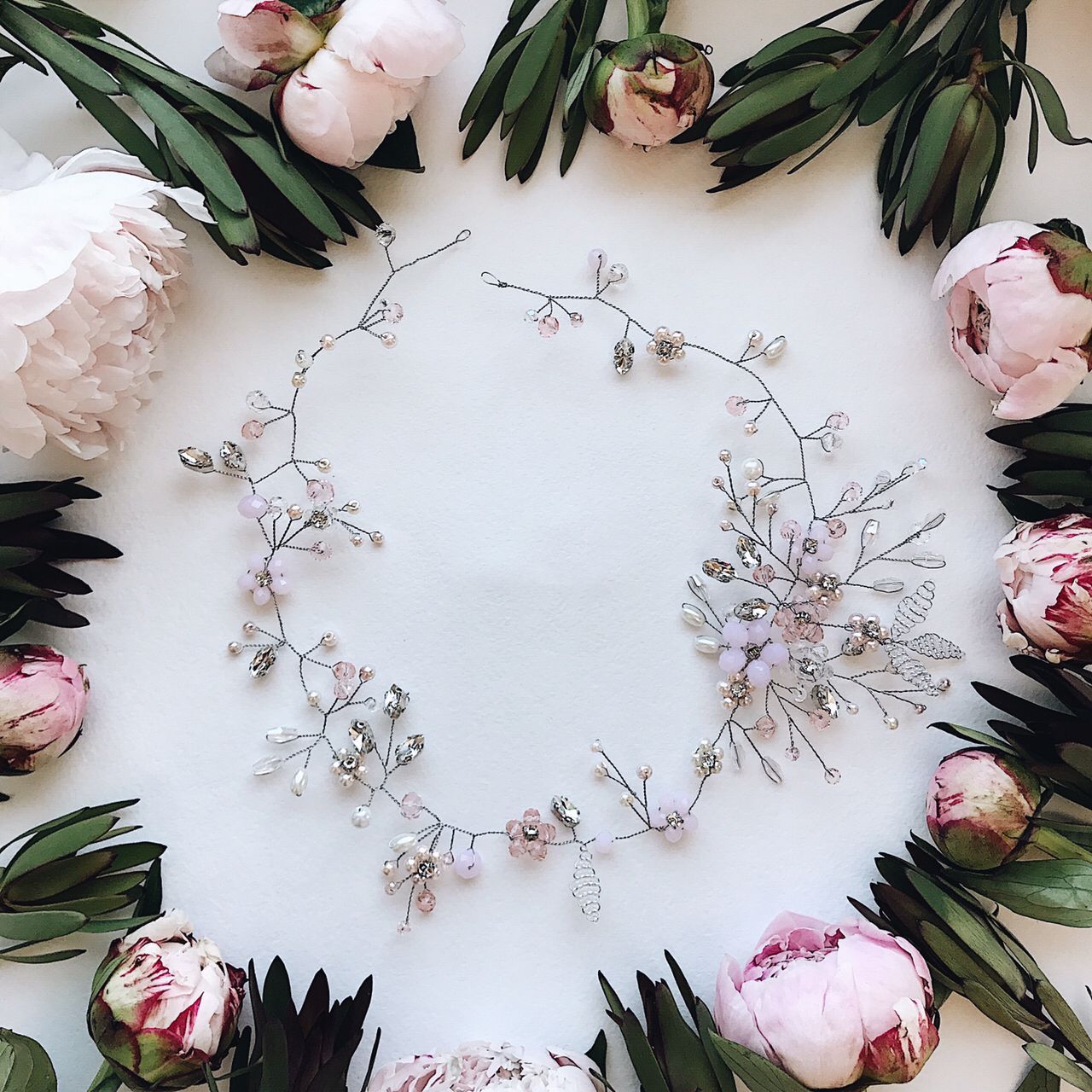 Нежное украшение для волос фото