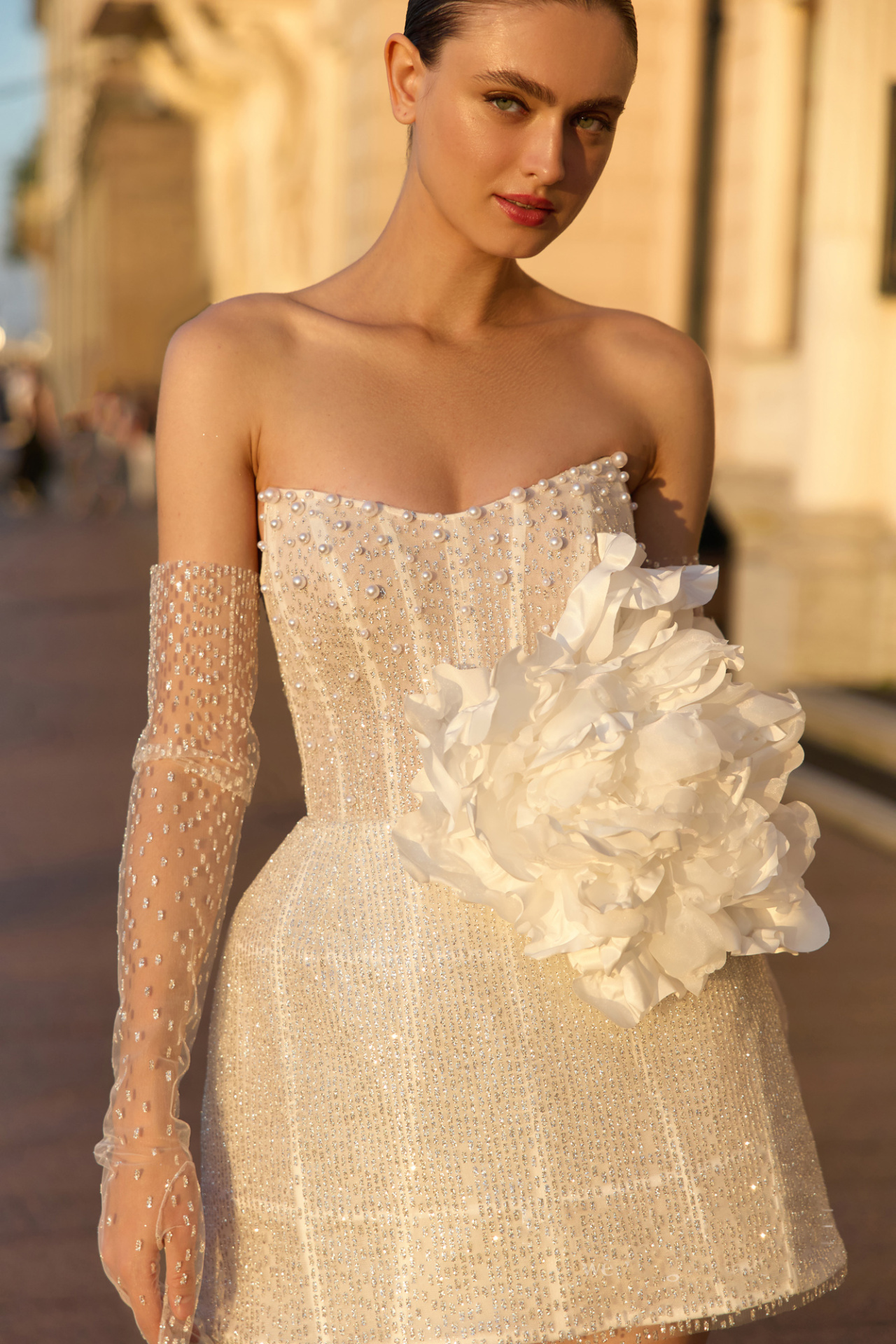 Каркасное свадебное платье мини фото