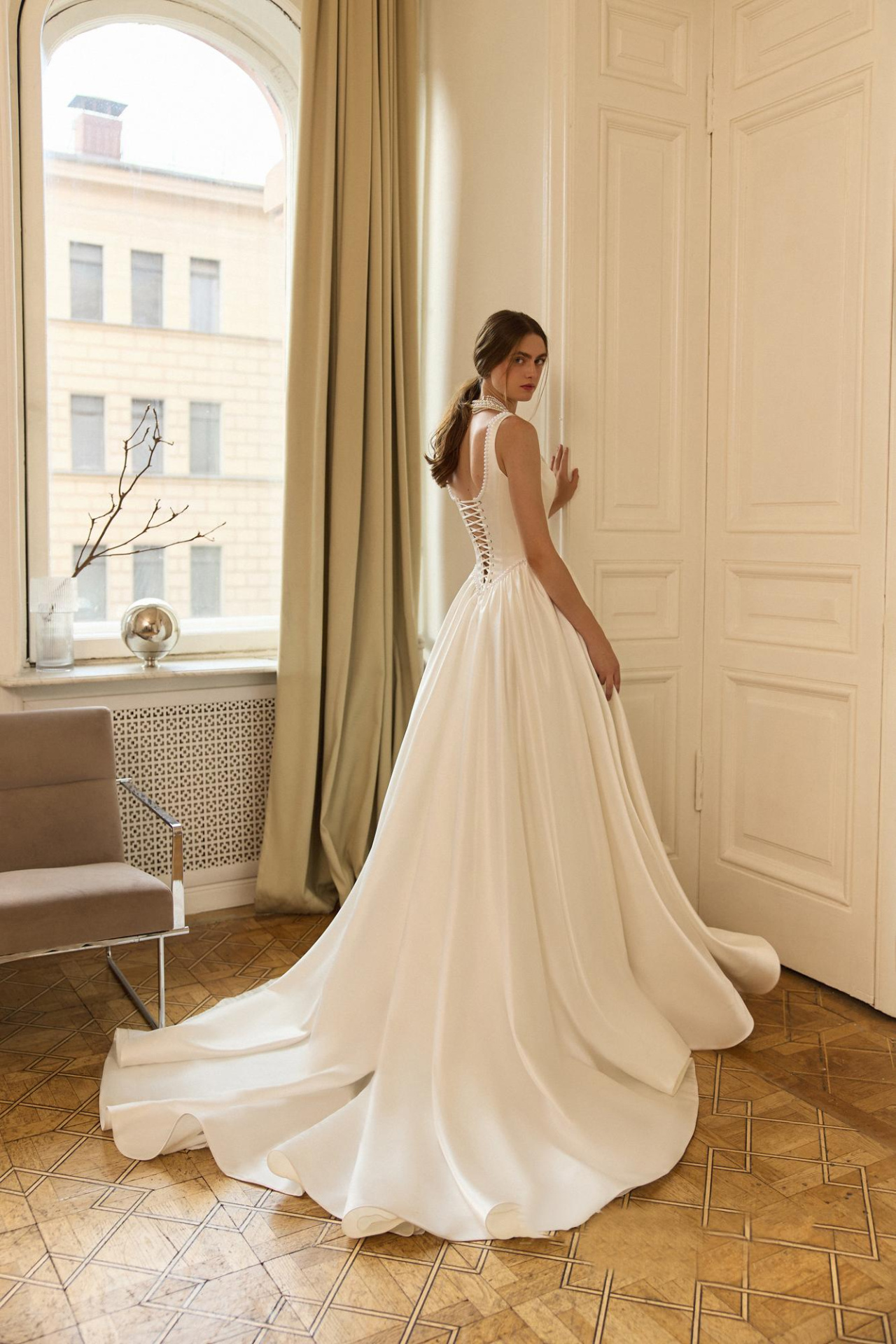 Пышное атласное свадебное платье-принцесса фото