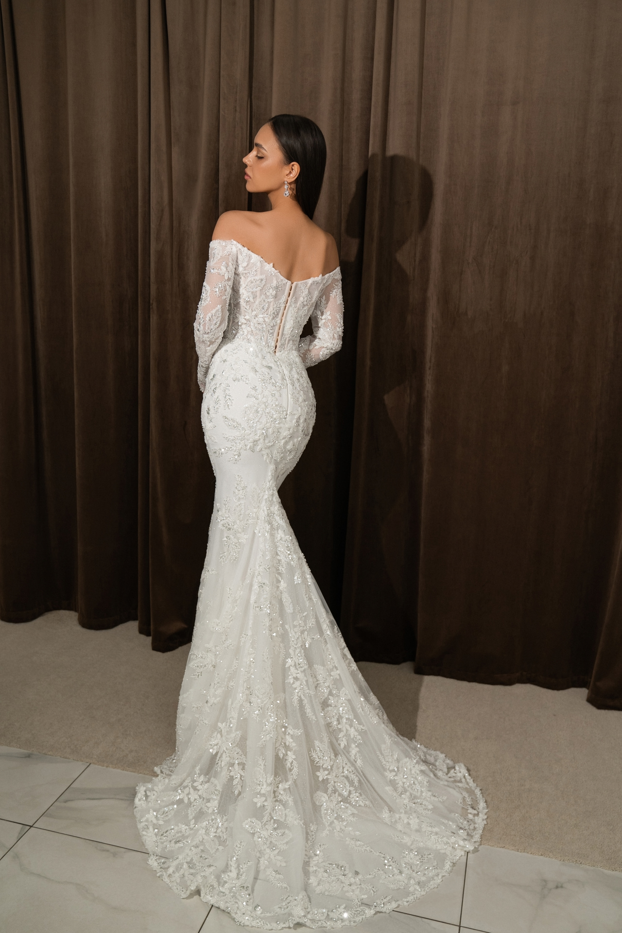 Роскшная рыбка с кружевными рукавами фото