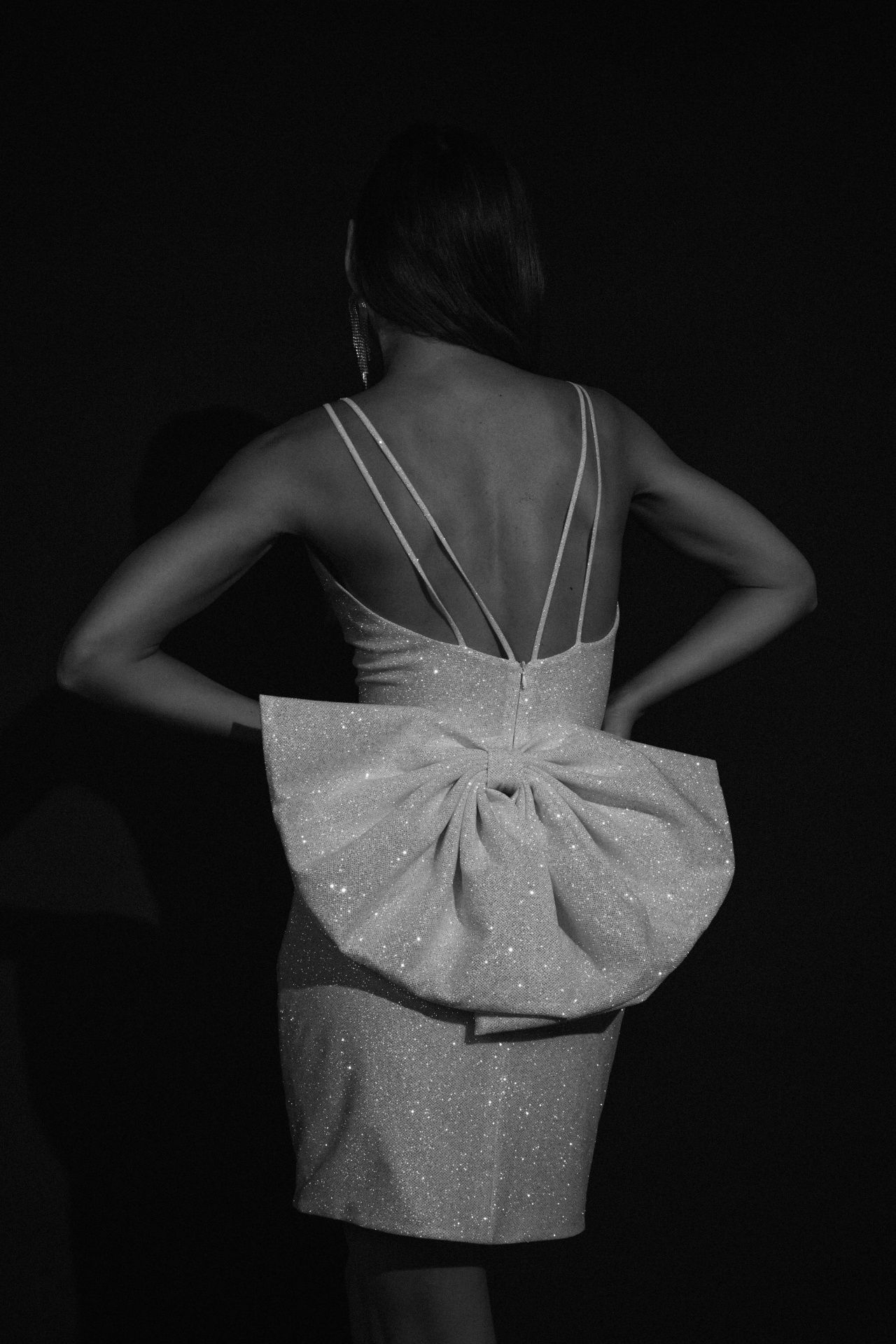 Короткое свадебное платье с бантом фото