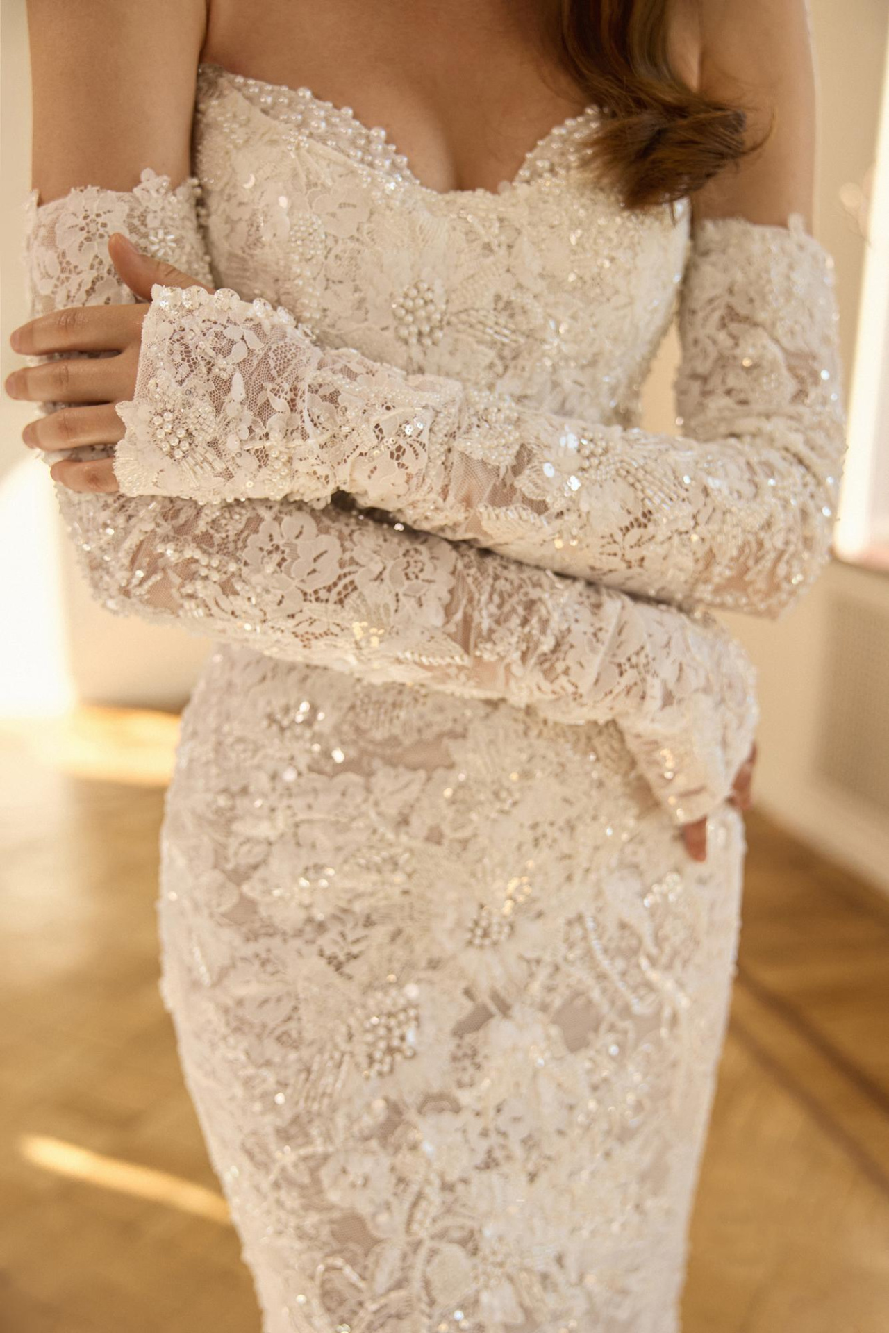 Кружевное свадебное платье рыбка с рукавами фото