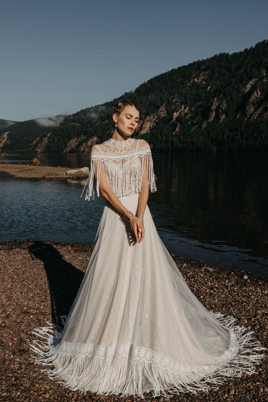 Этническое свадебное платье со съемным болеро фото