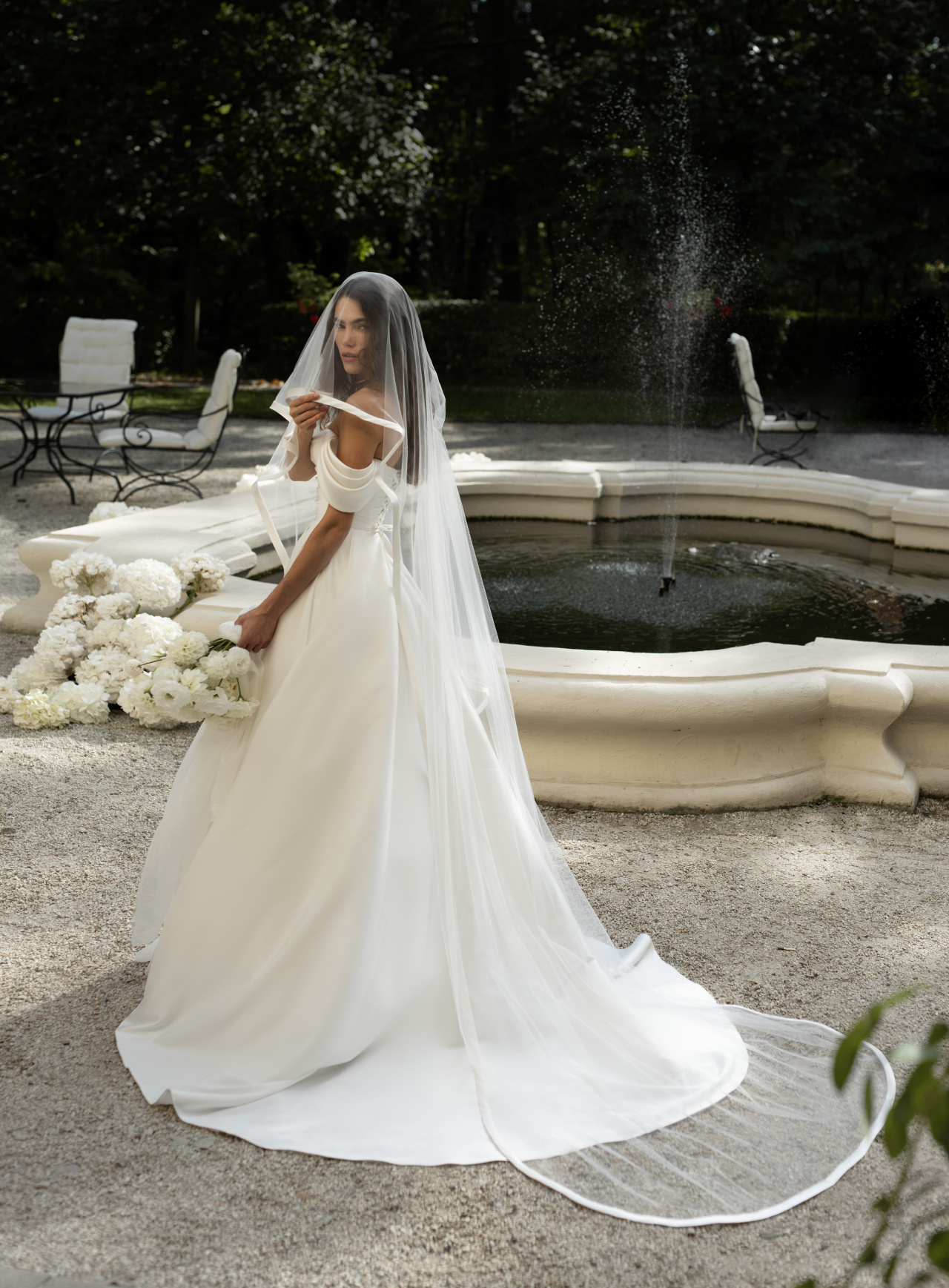 Длинная двухслойная фата с атласной бейкой фото