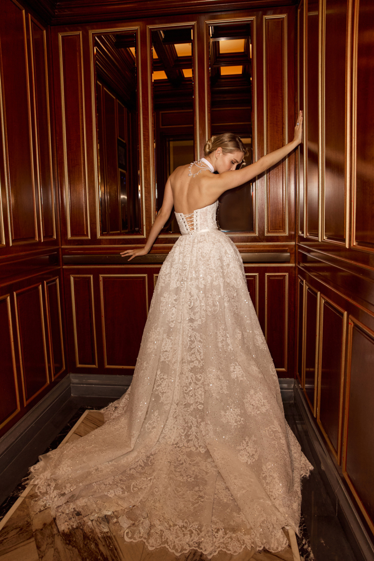 Пышное кружевное свадебное платье со съемным болеро фото