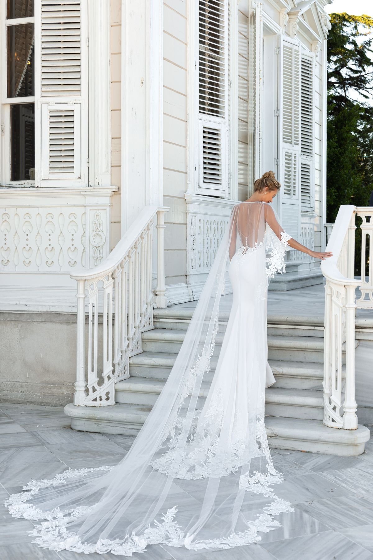 Кейп с кружевной окантовкой фото