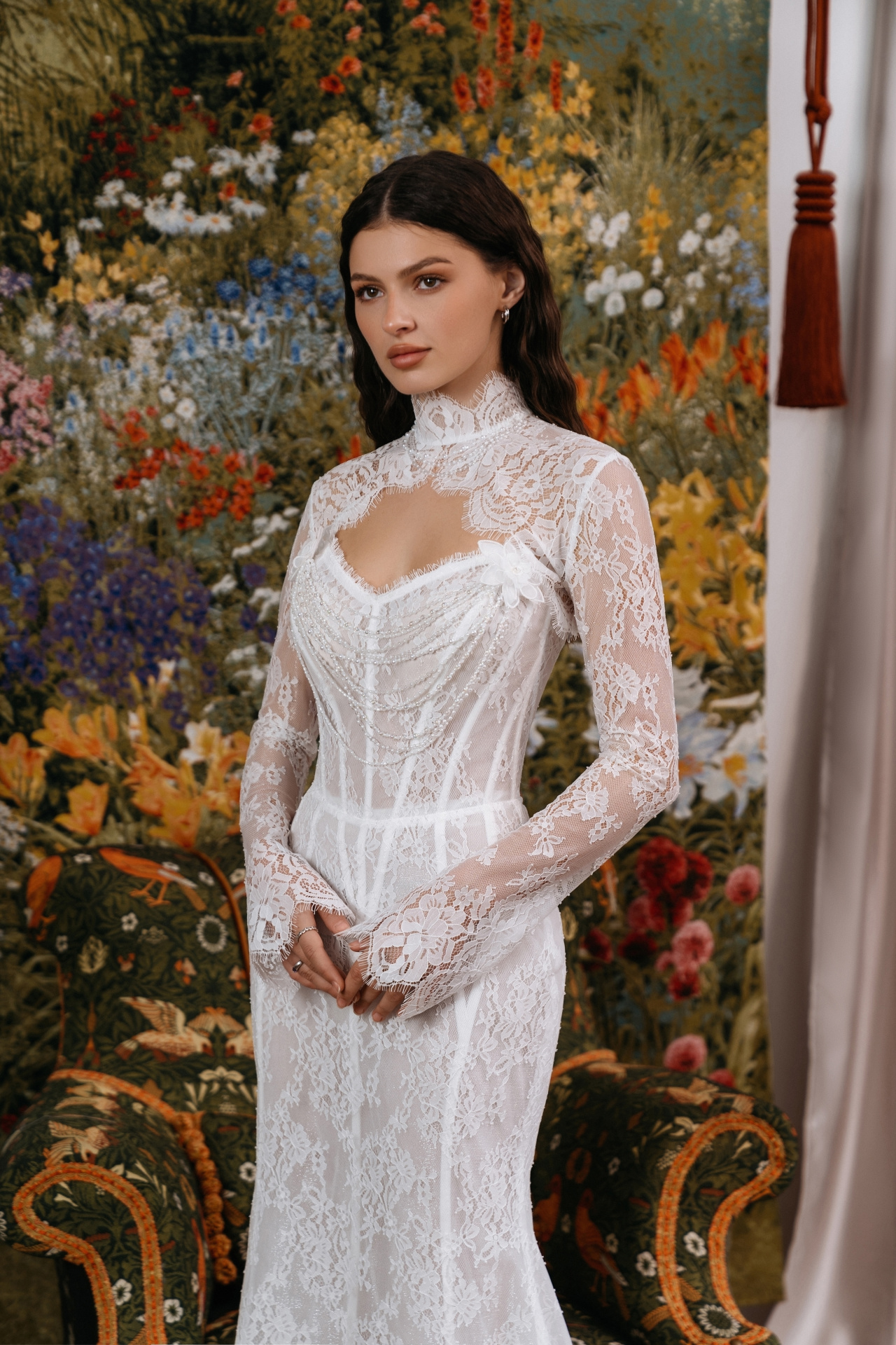 Кружевное свадебное платье со съемным болеро фото