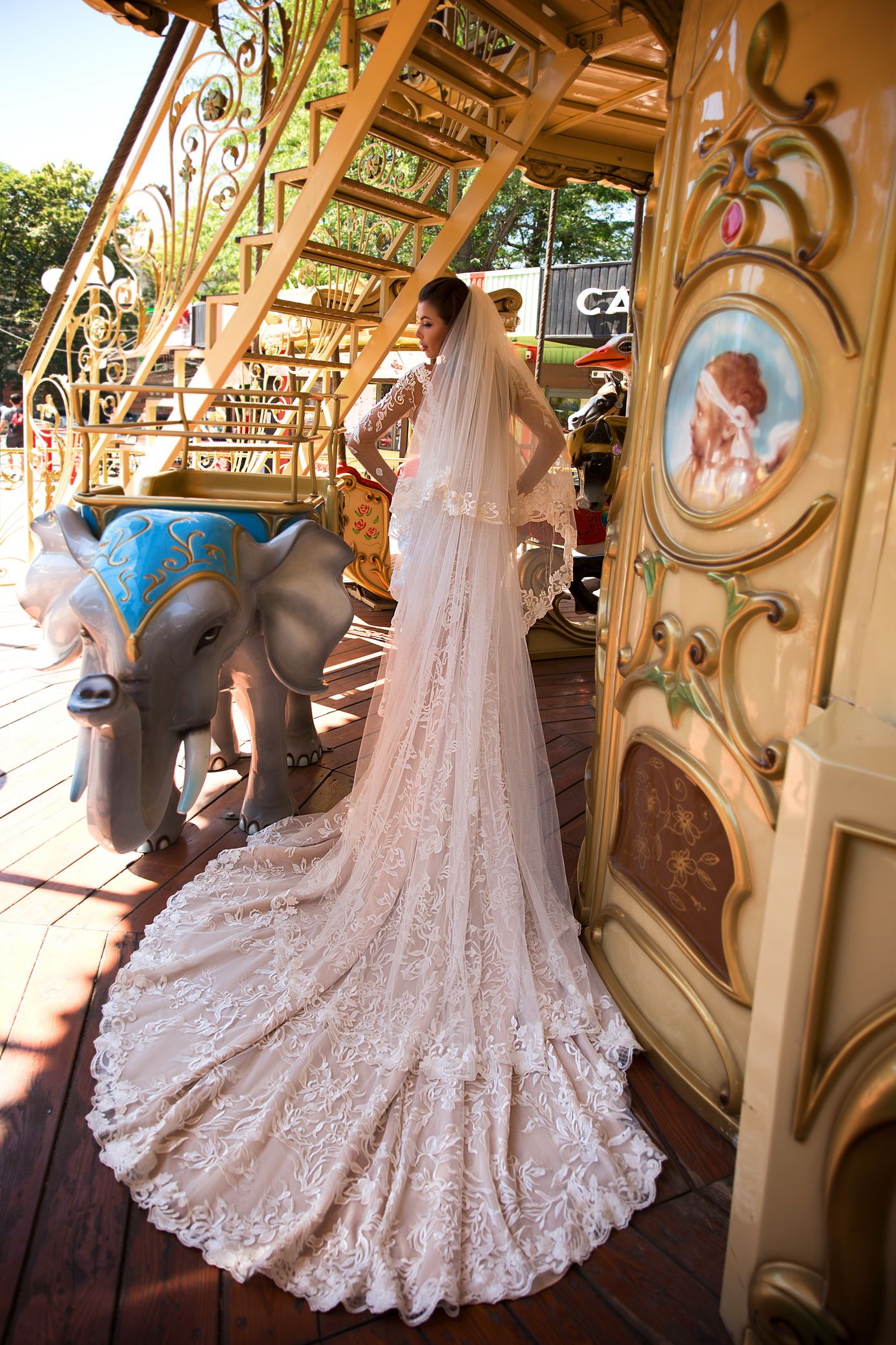 Красивая двухъярусная кружевная фата фото