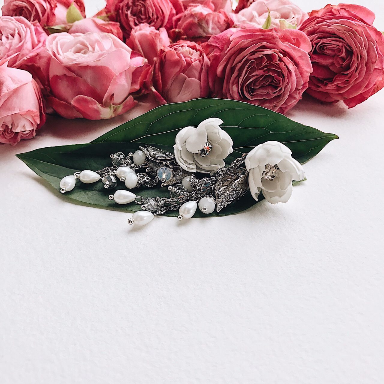 Объёмные серьги в форме цветов фото